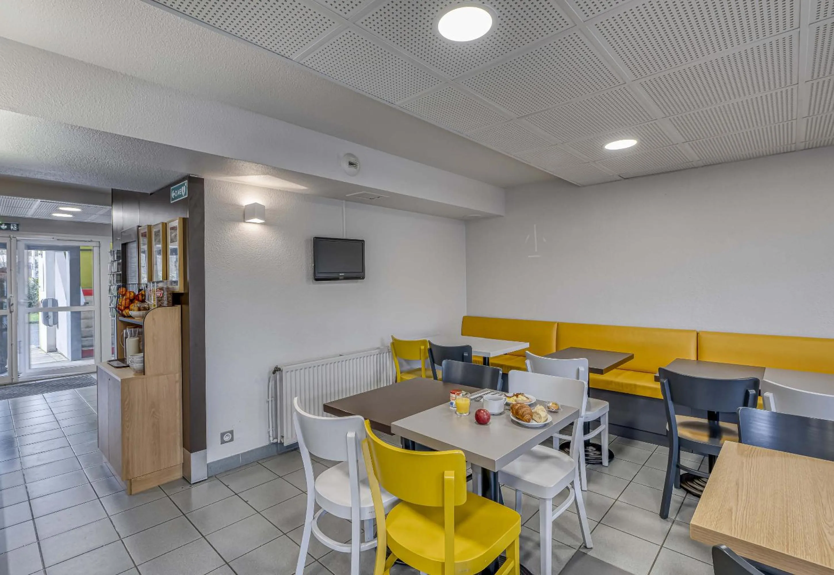 Restaurant/places to eat in B&B HOTEL Périgueux Boulazac