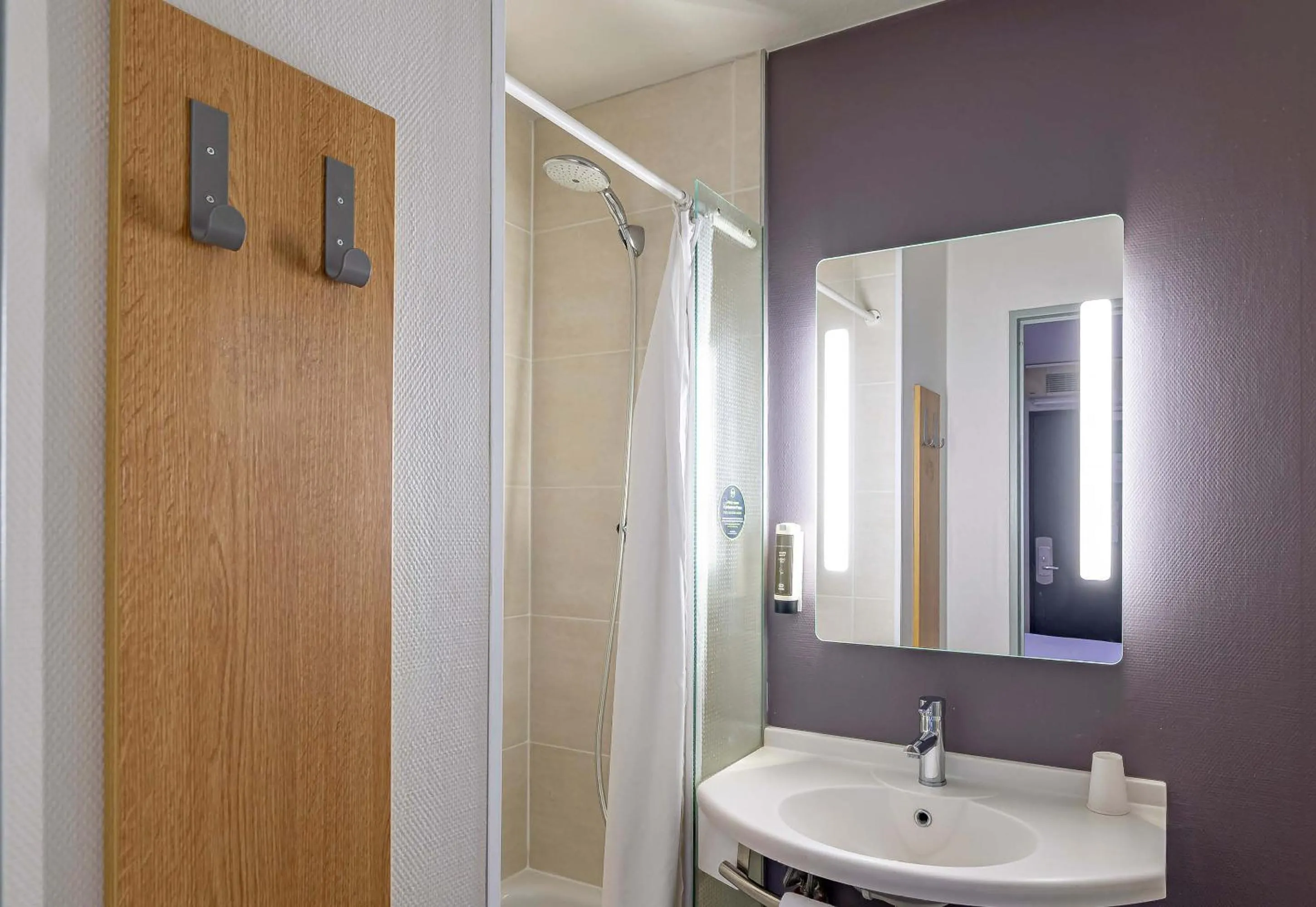 Bathroom in B&B HOTEL Périgueux Boulazac