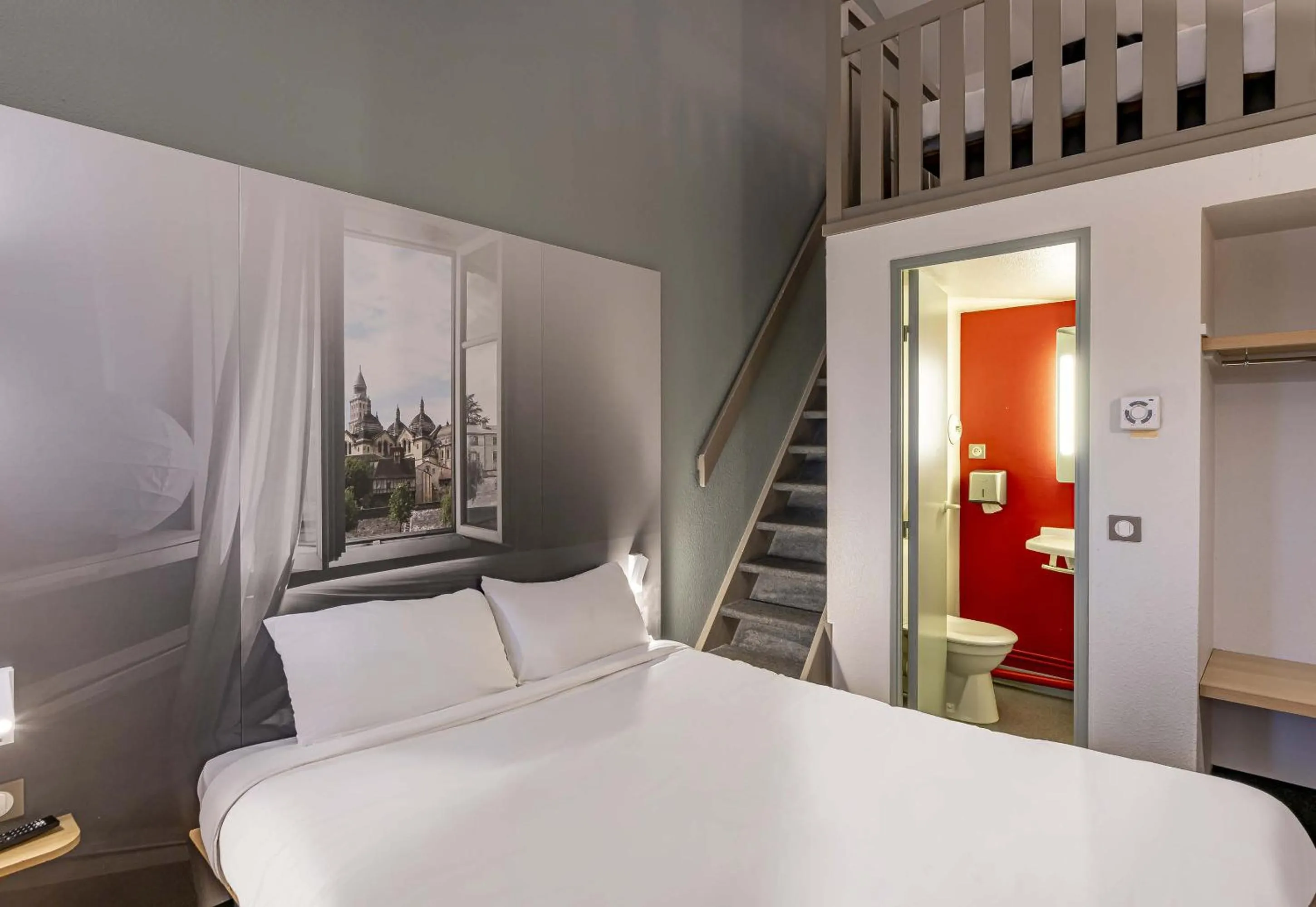 Bedroom, Bed in B&B HOTEL Périgueux Boulazac