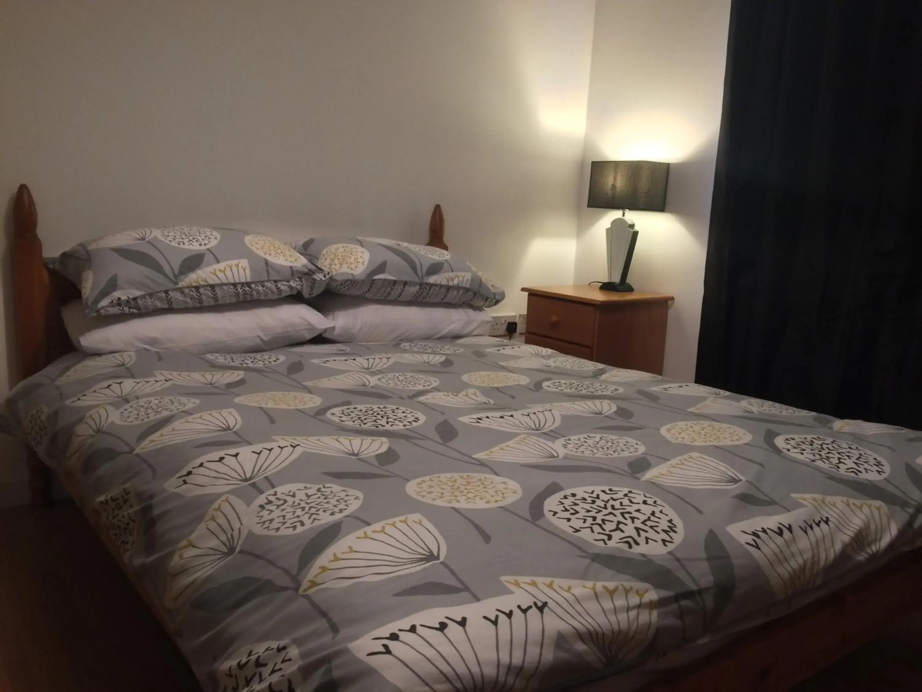 Bed in Eastgate Apartment Bed in Eastgate Apartment