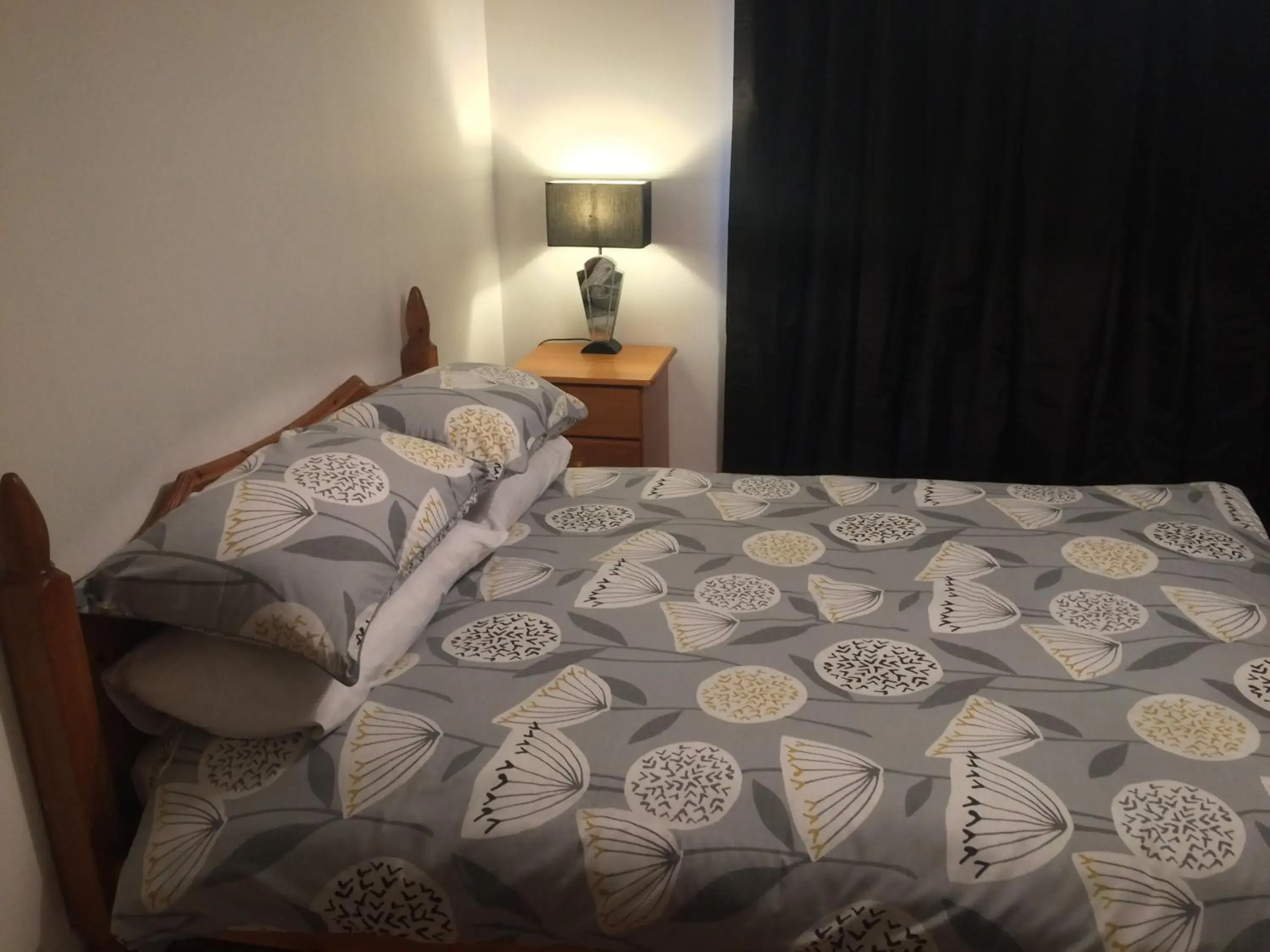 Bed in Eastgate Apartment Bed in Eastgate Apartment