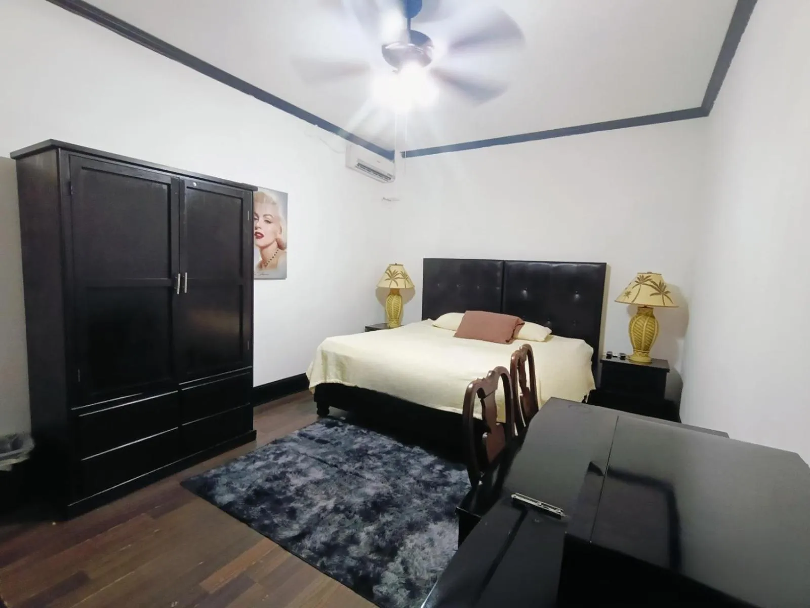 Photo of the whole room, Bed in Hotel Garcias Suites, Linares