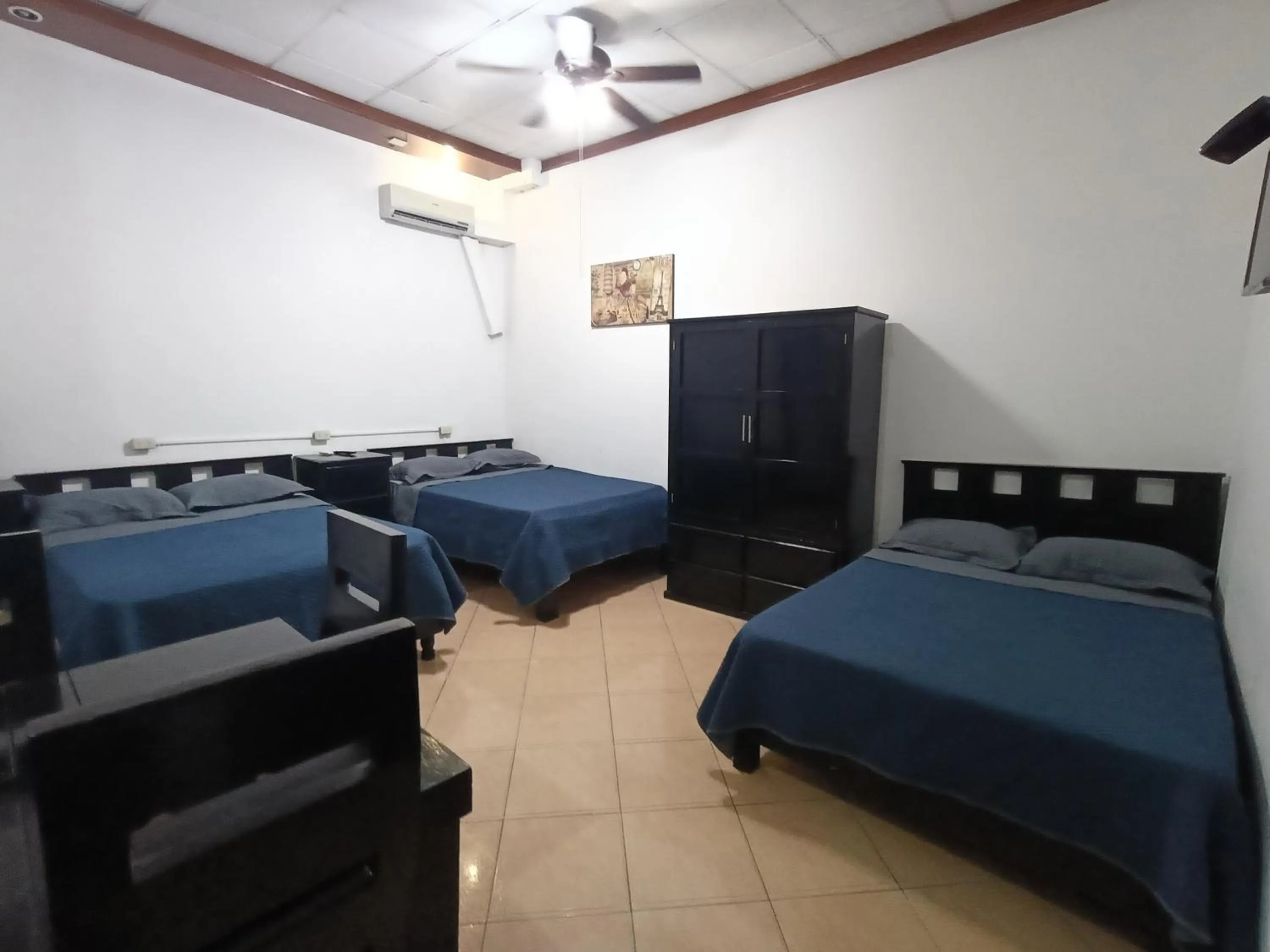 Bedroom, Bed in Hotel Garcias Suites, Linares