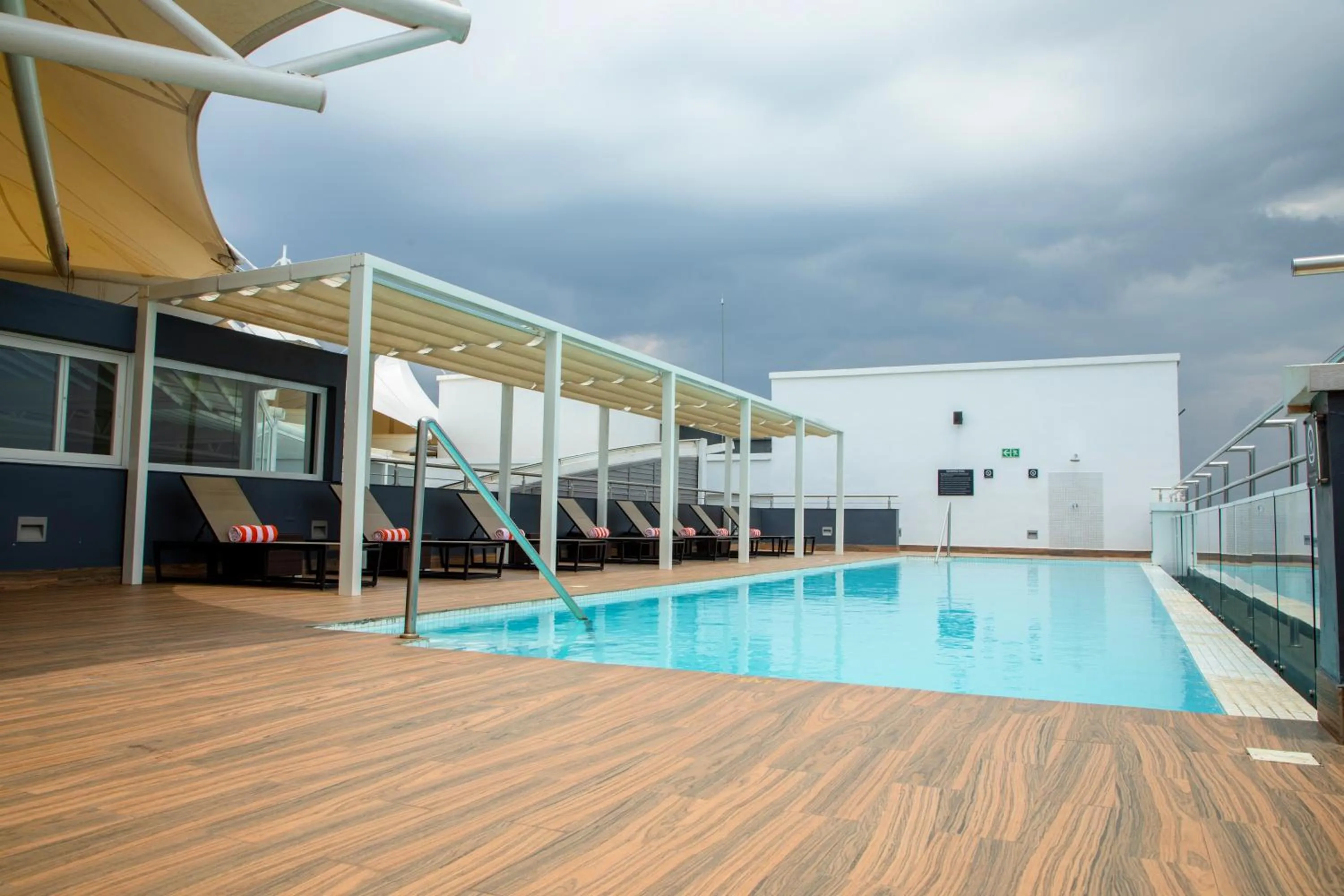 Swimming pool in Ubumwe Grande Hotel