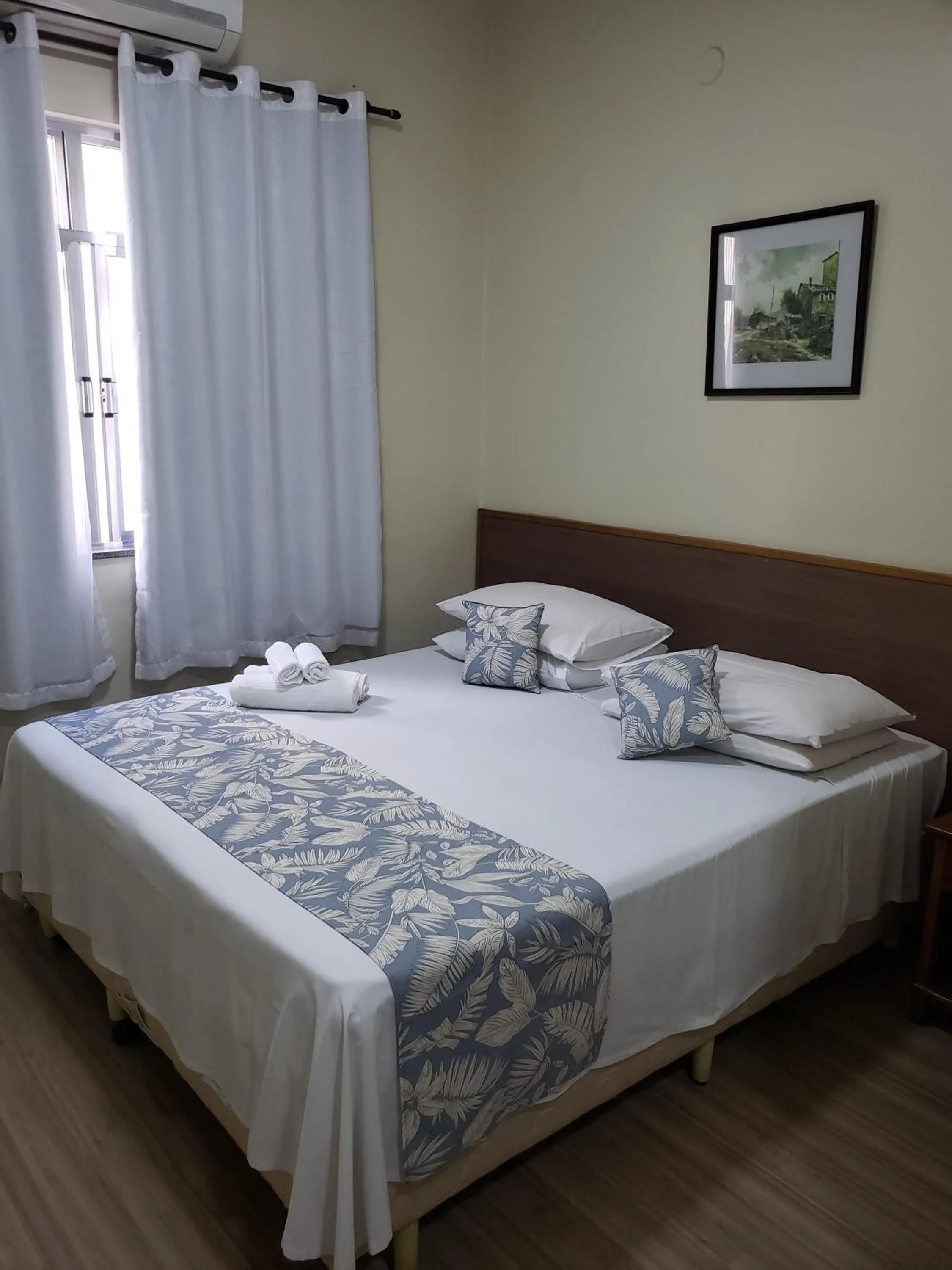 Standard Double Room with Air Conditioning in Hotel Orleans