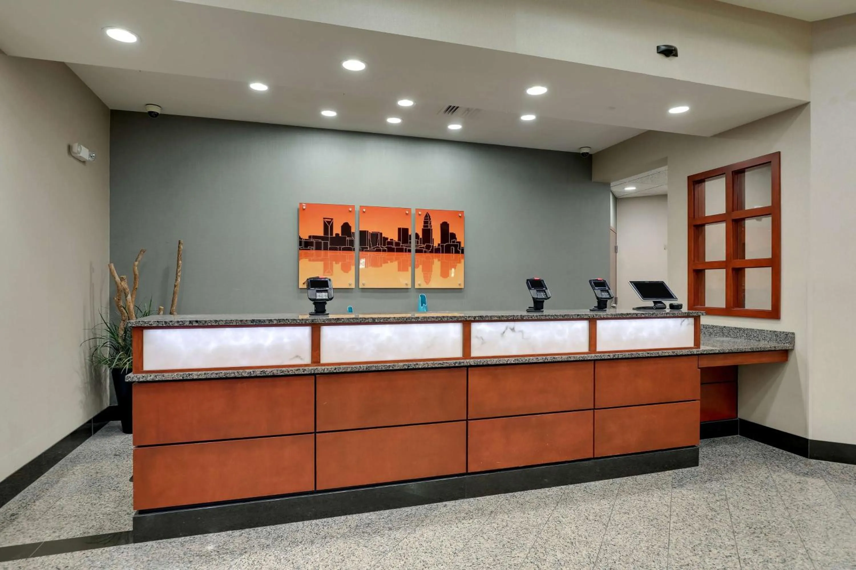 Lobby or reception in Drury Inn & Suites Charlotte Arrowood