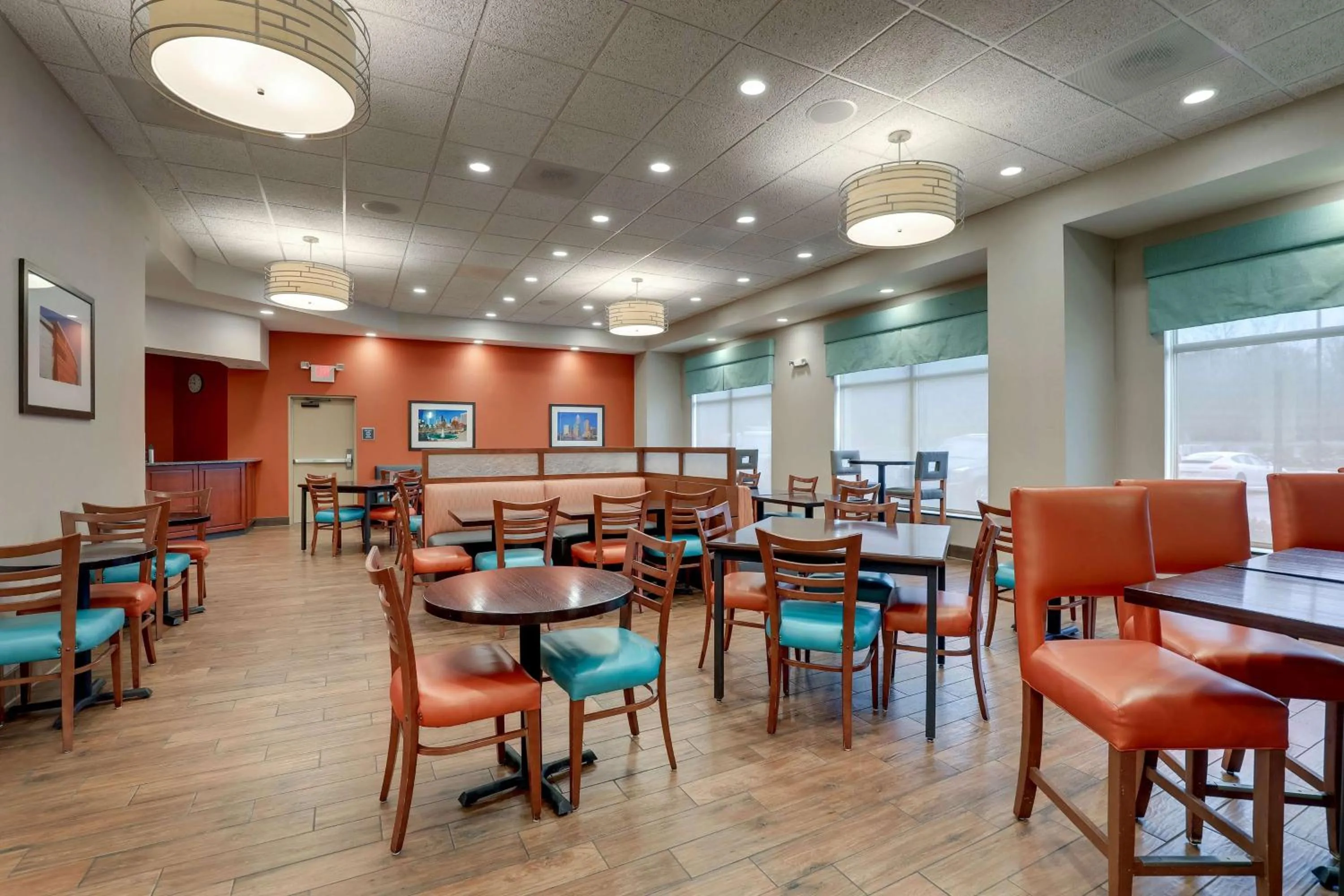 Breakfast in Drury Inn & Suites Charlotte Arrowood