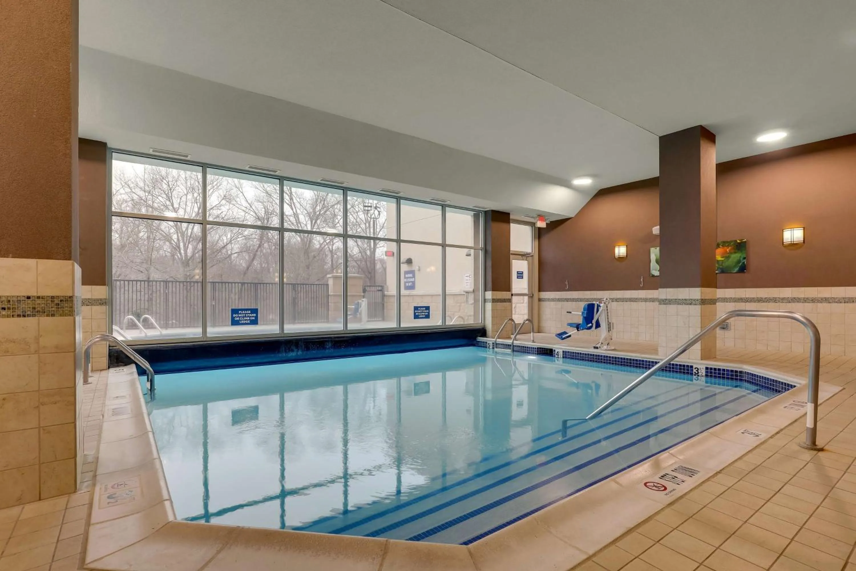 Pool view in Drury Inn & Suites Charlotte Arrowood