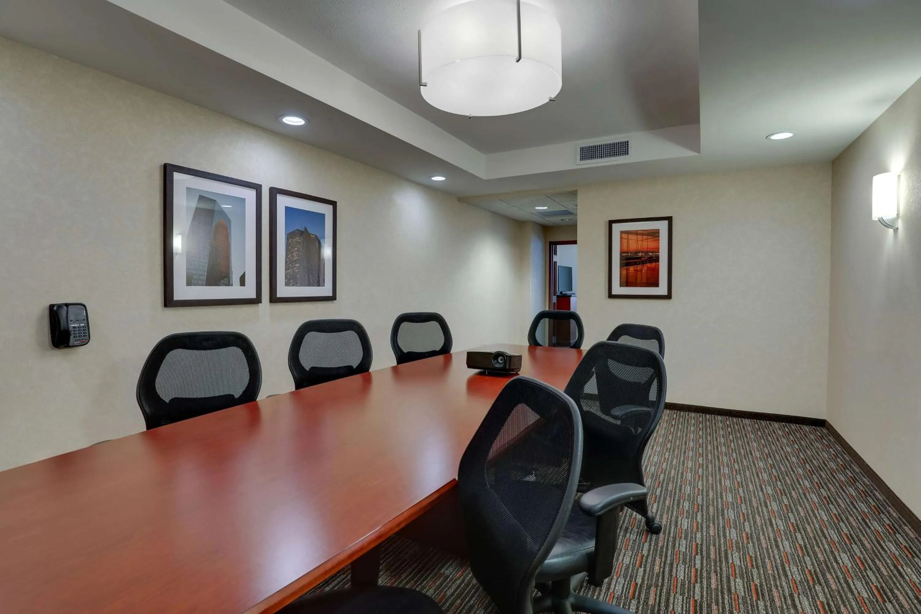 Bedroom in Drury Inn & Suites Charlotte Arrowood