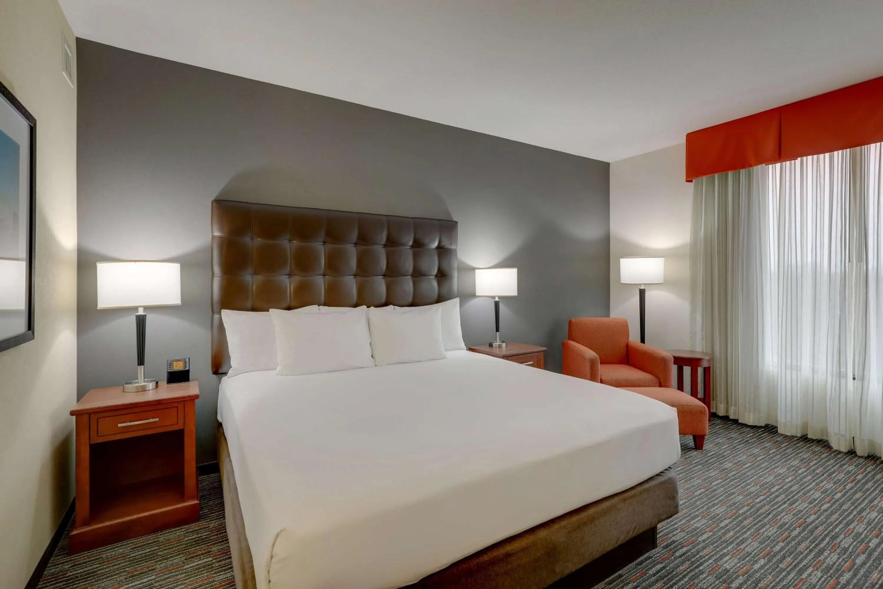 Bedroom, Bed in Drury Inn & Suites Charlotte Arrowood