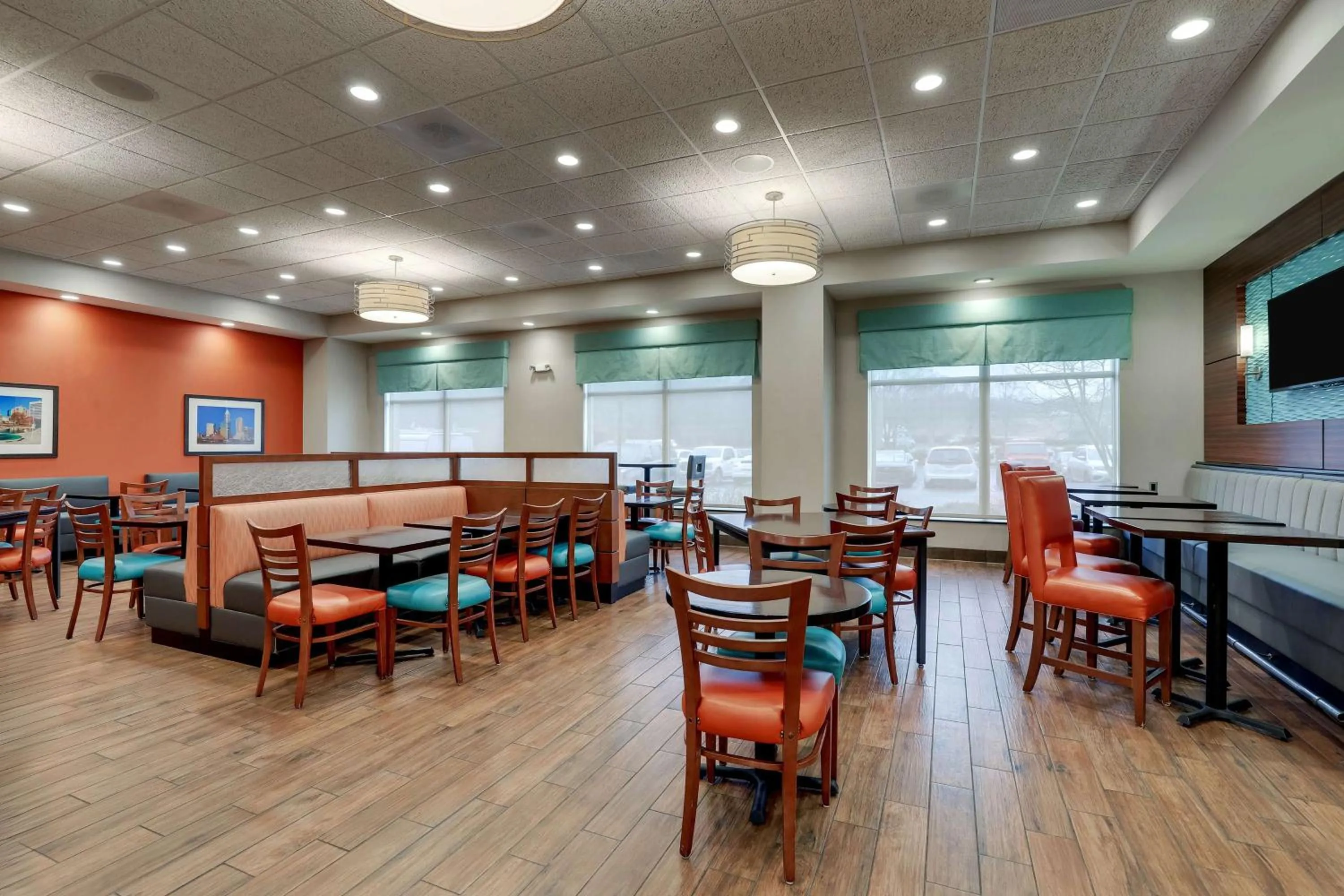 Breakfast in Drury Inn & Suites Charlotte Arrowood