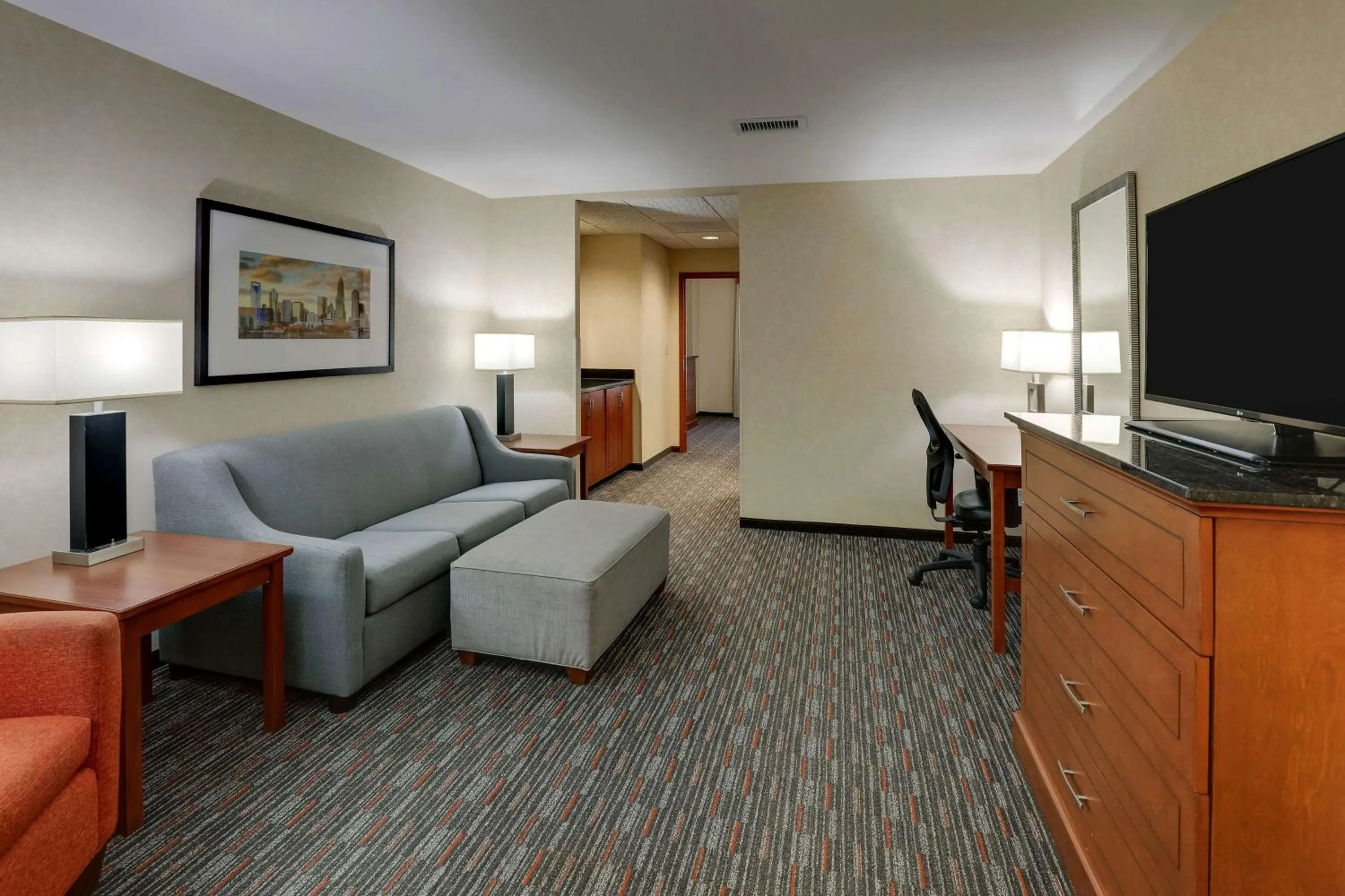 Bedroom in Drury Inn & Suites Charlotte Arrowood