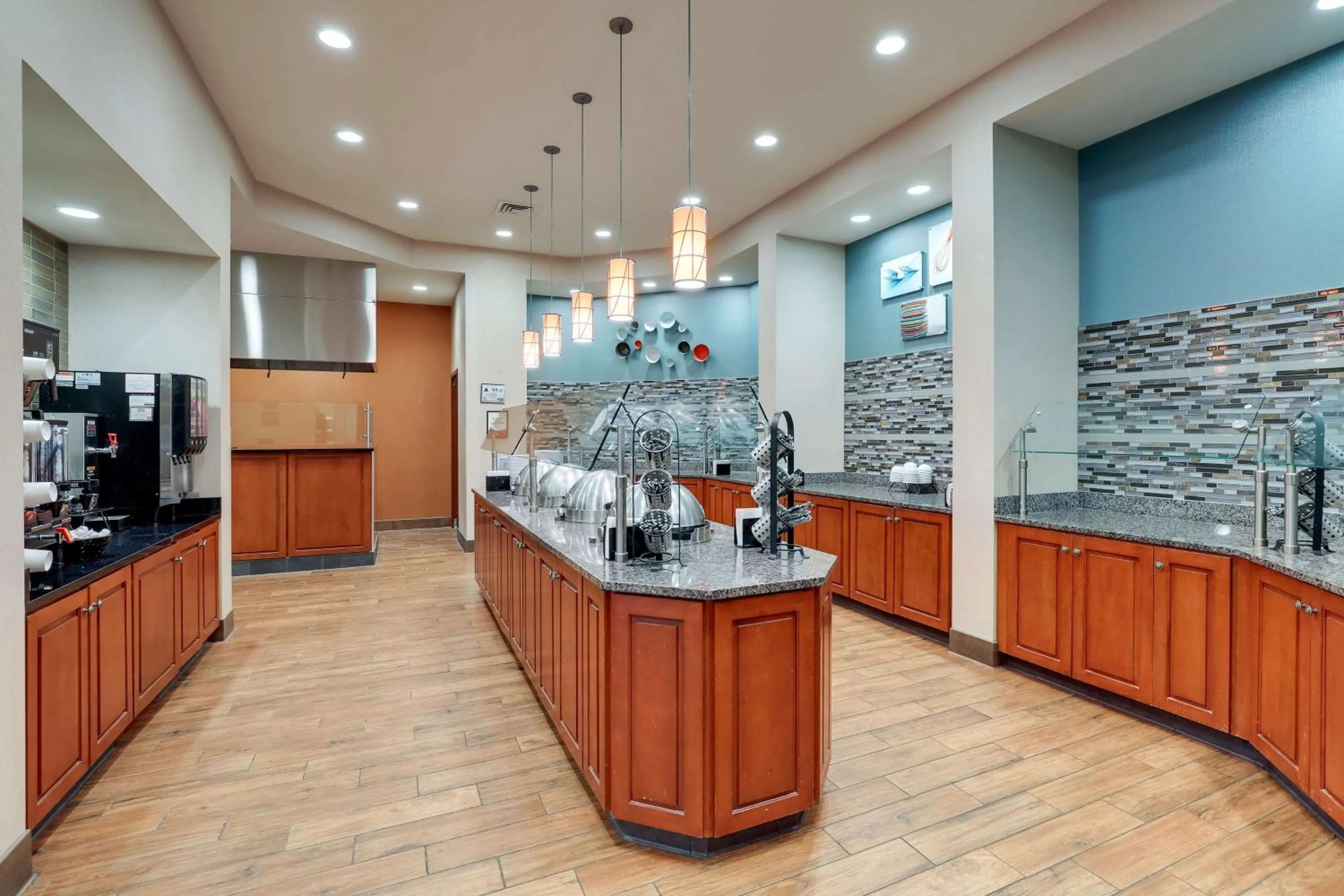 Breakfast in Drury Inn & Suites Charlotte Arrowood