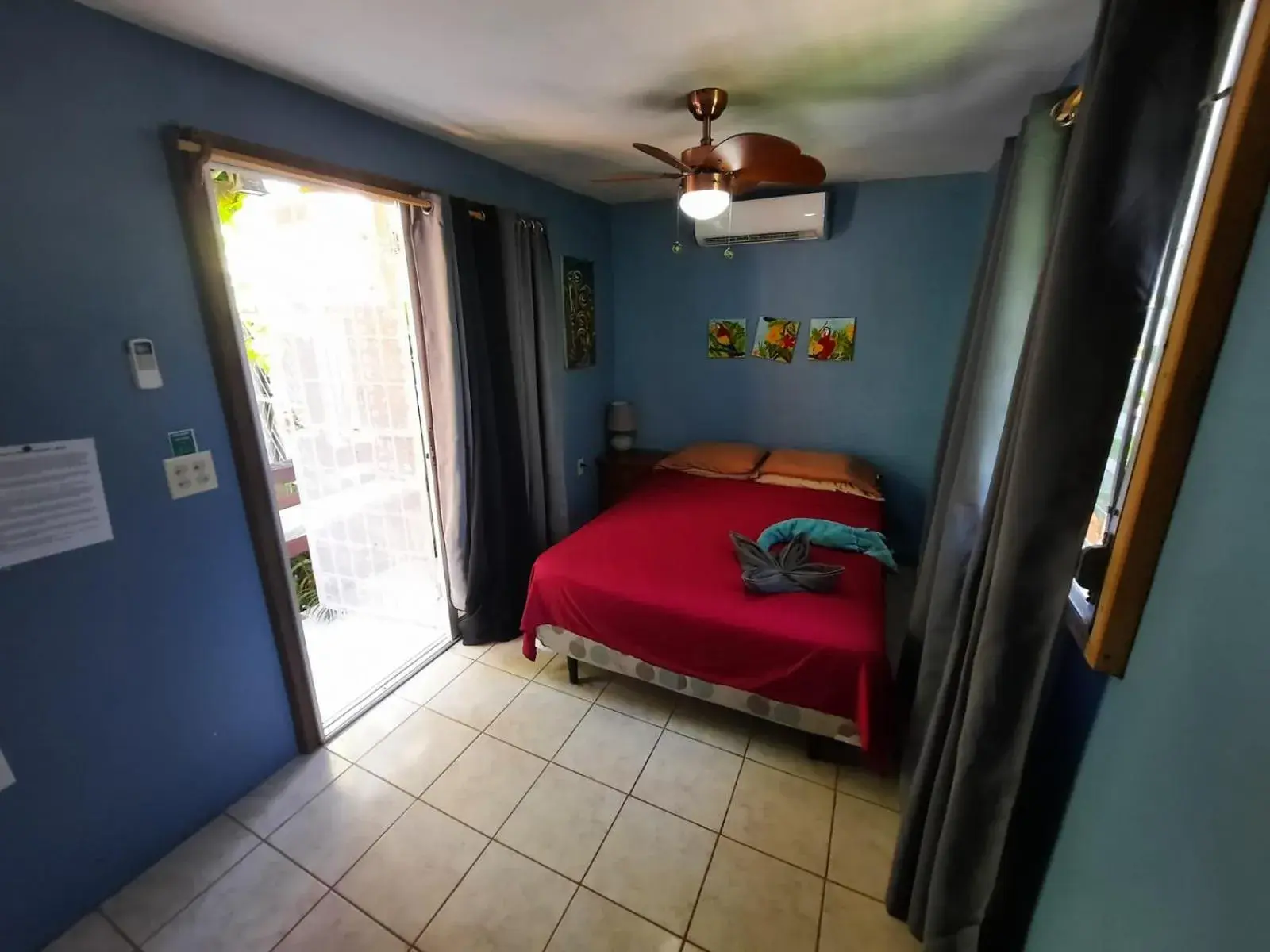 Standard Double Room in Roatan Backpackers' Hostel Standard Double Room in Roatan Backpackers' Hostel