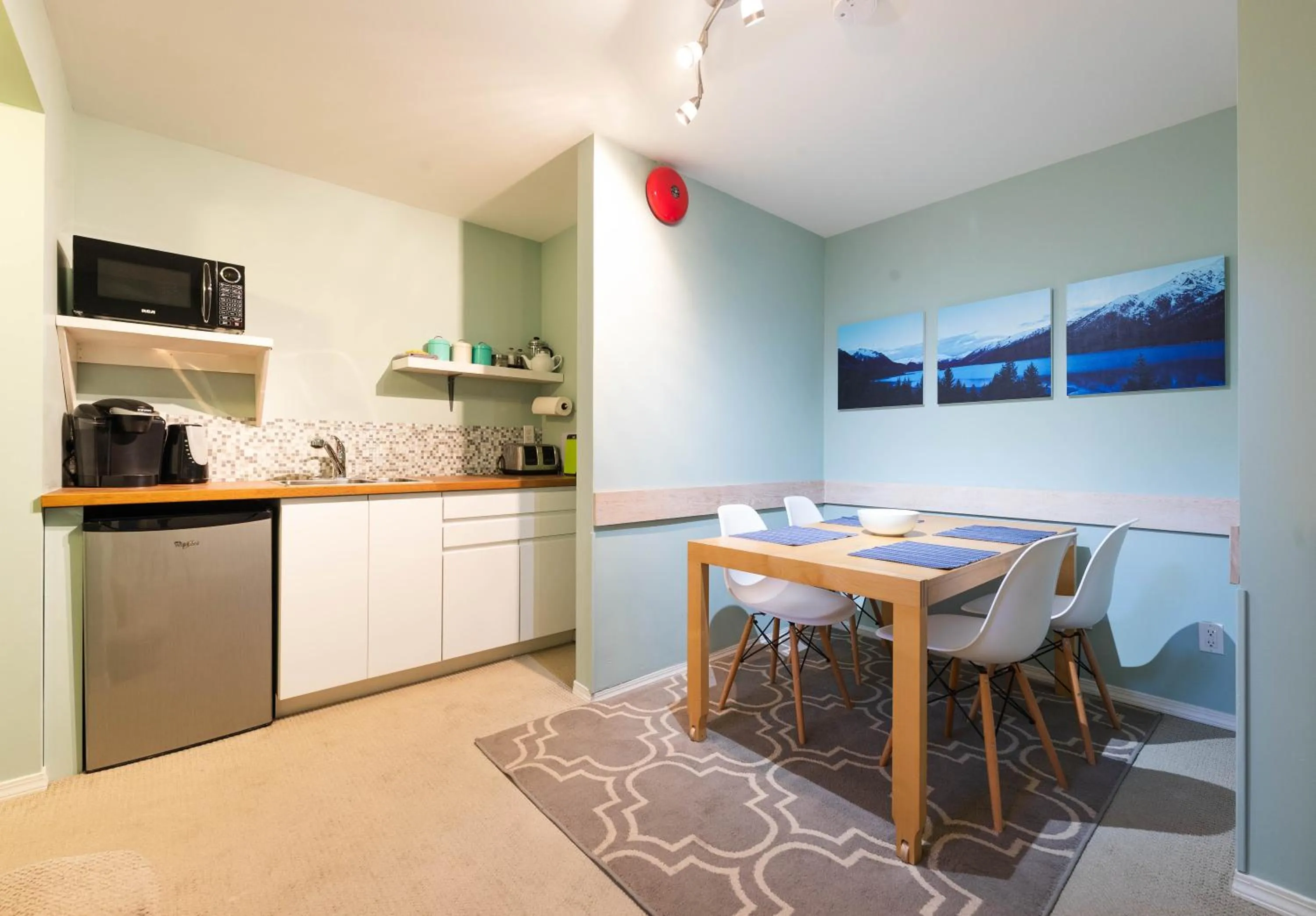 Dining area in Cloudside Hotel