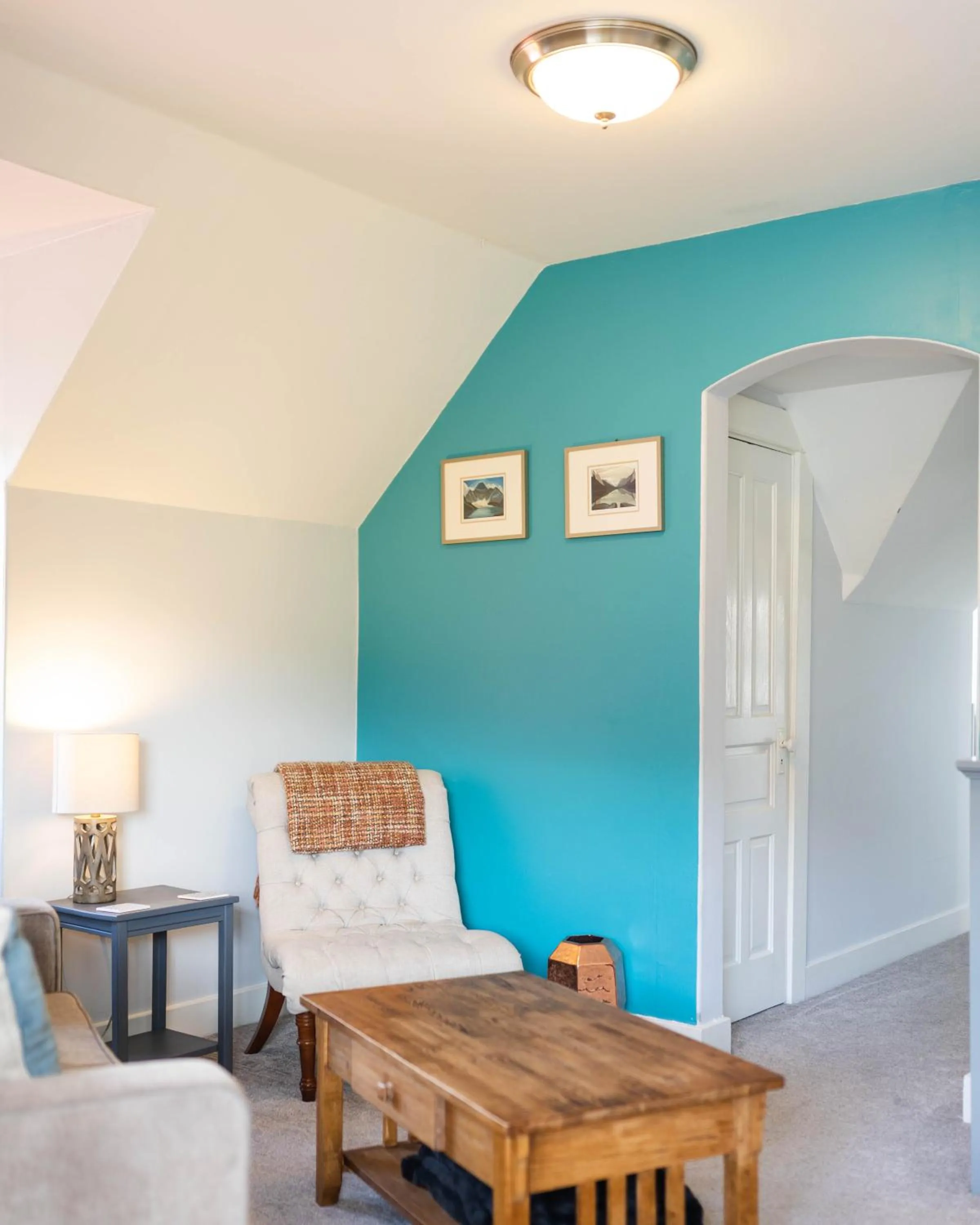 Seating area in Cloudside Hotel