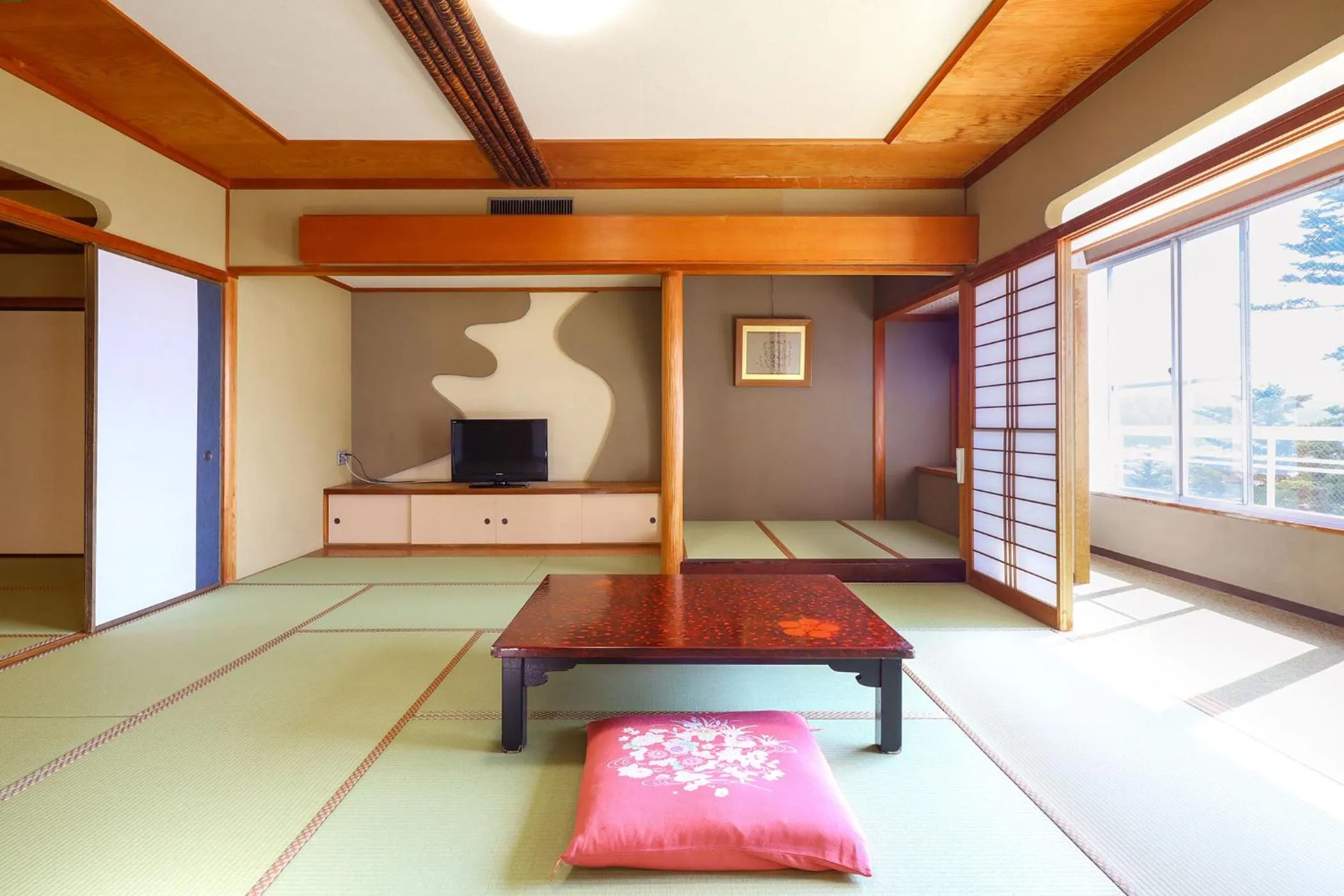 Photo of the whole room, Bed in Ooedo Onsen Monogatari Premium Yamashitaya