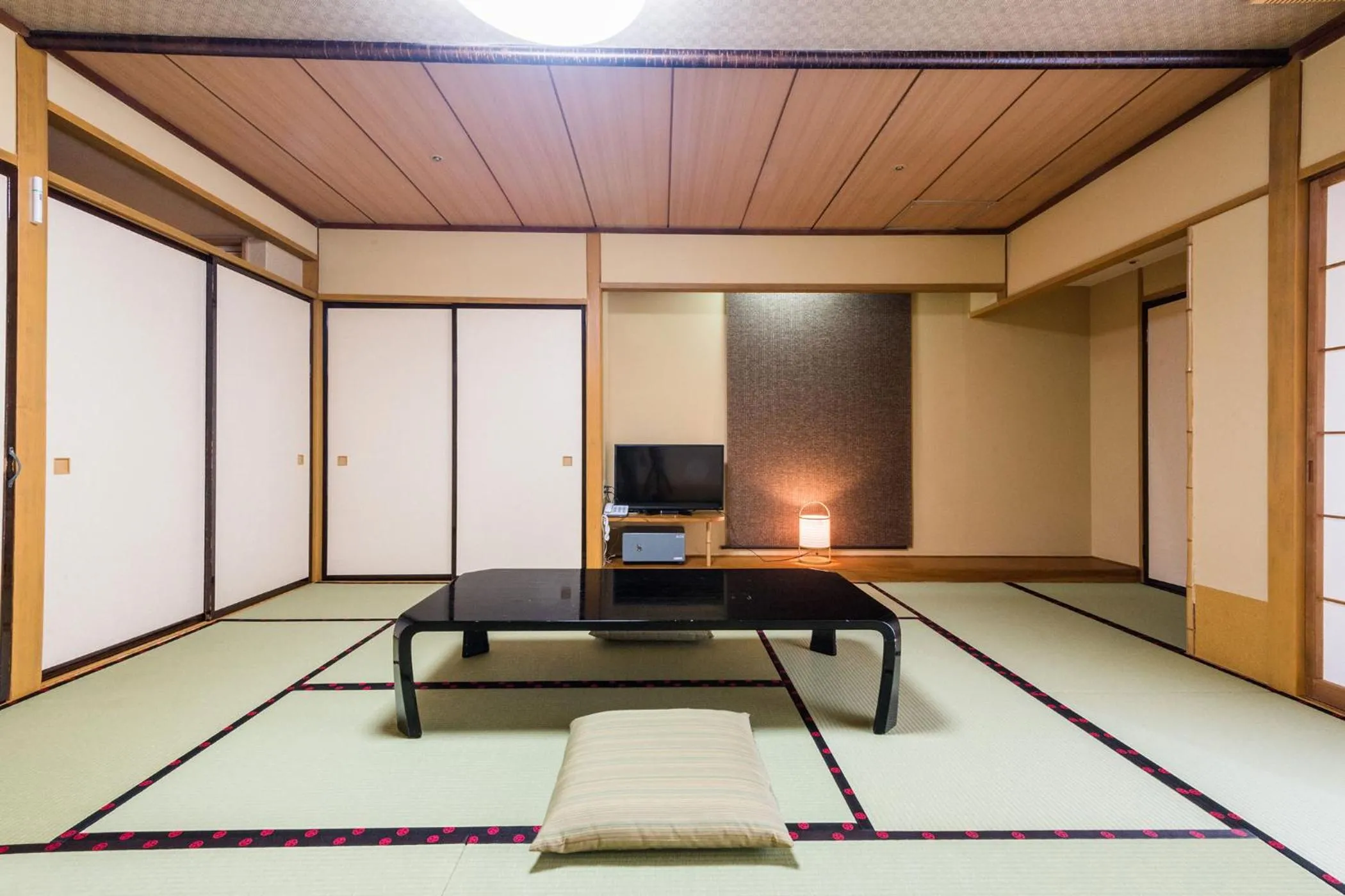 Photo of the whole room in Ooedo Onsen Monogatari Masuya