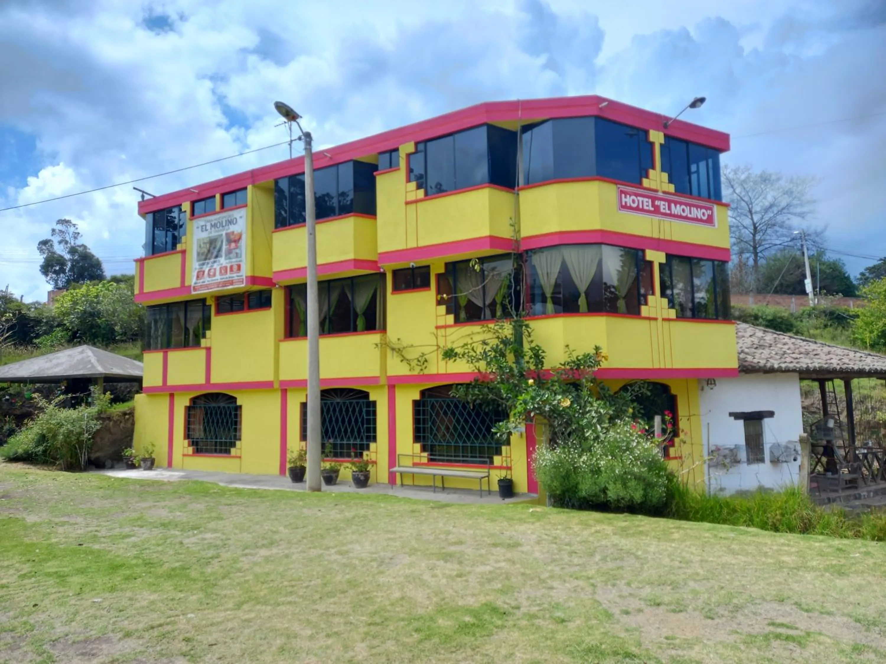 Property building in Casa Huespedes El Molino