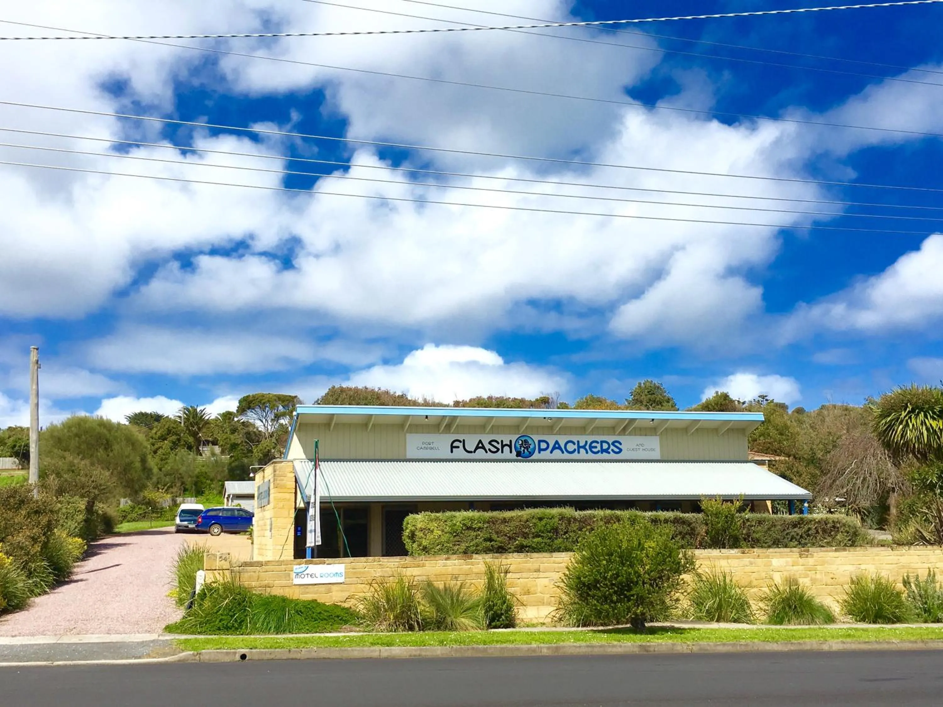 Facade/entrance in Port Campbell Guesthouse & Flash Packers