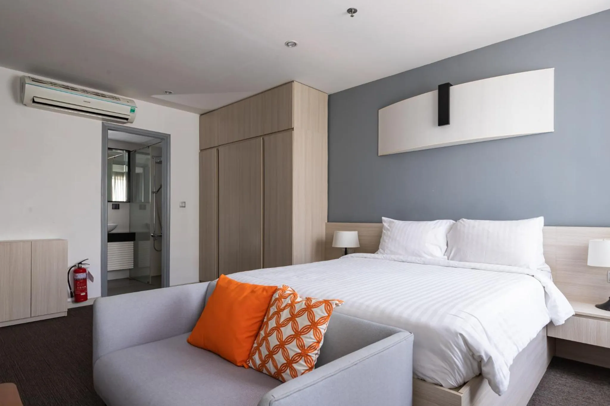 Bedroom, Bed in Đô Thành Residence by DDH