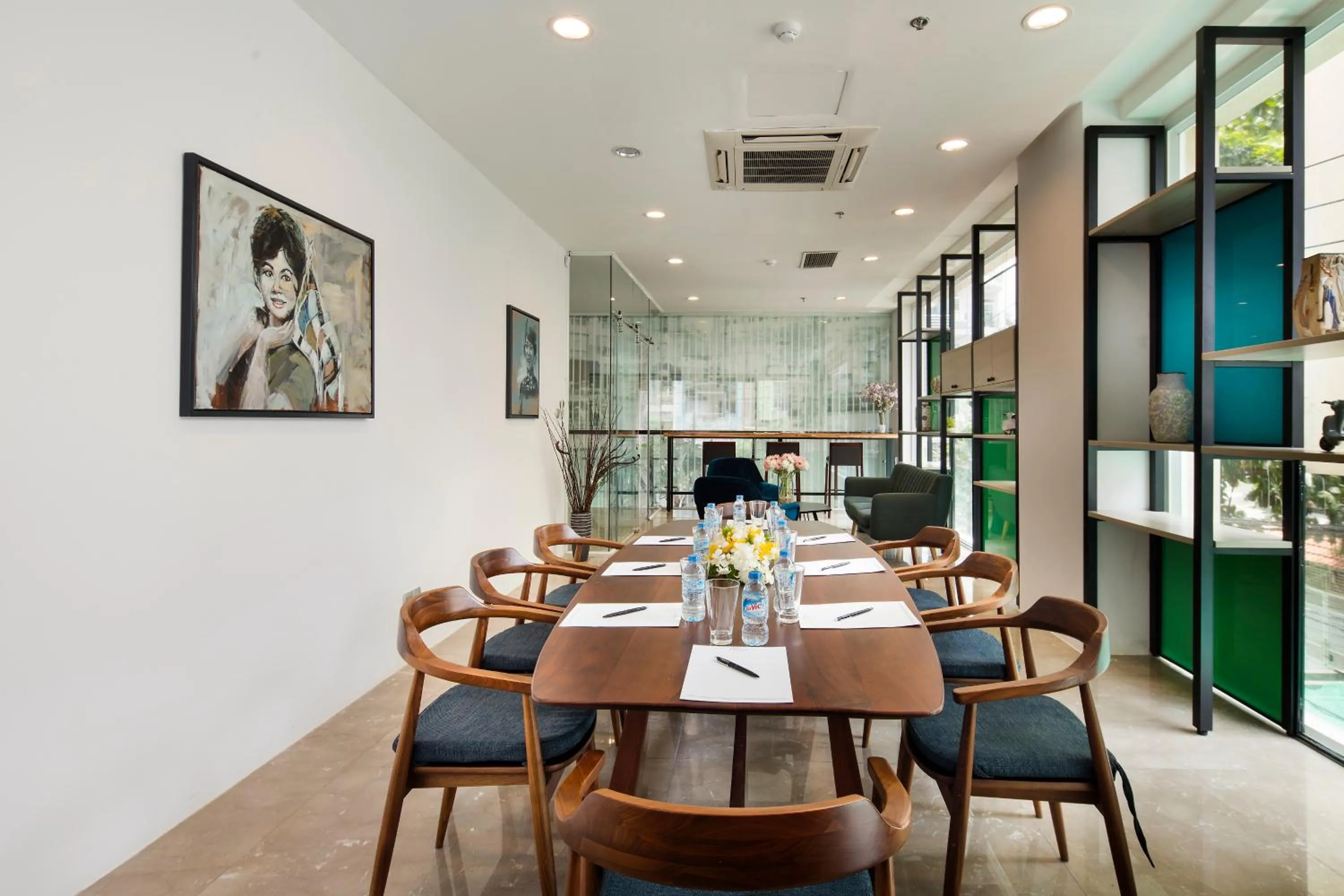 Communal lounge/ TV room in Đô Thành Residence by DDH