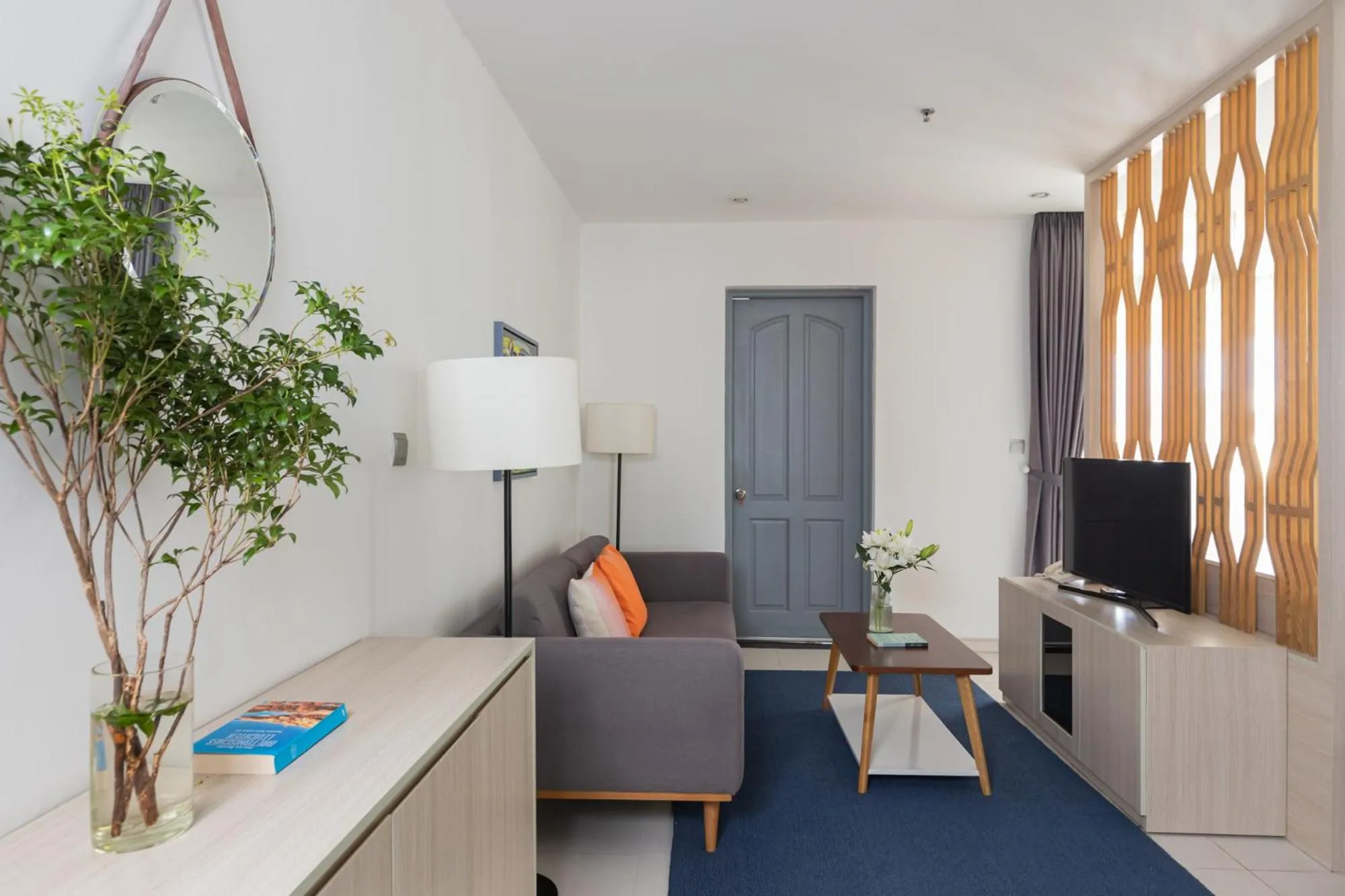 TV and multimedia in Đô Thành Residence by DDH