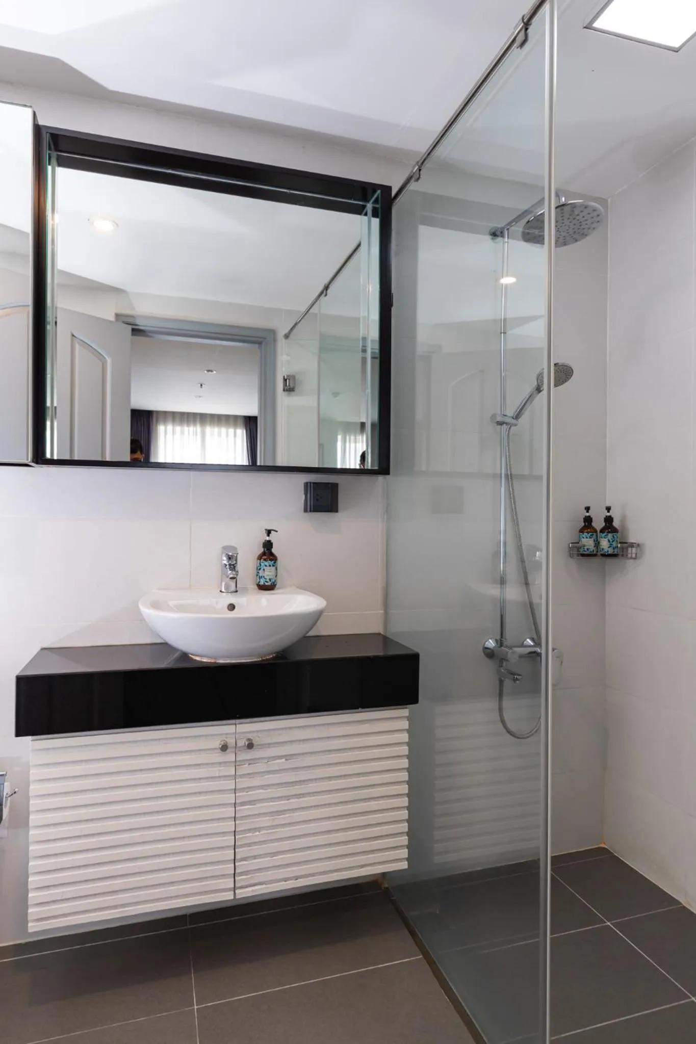 Shower in Đô Thành Residence by DDH