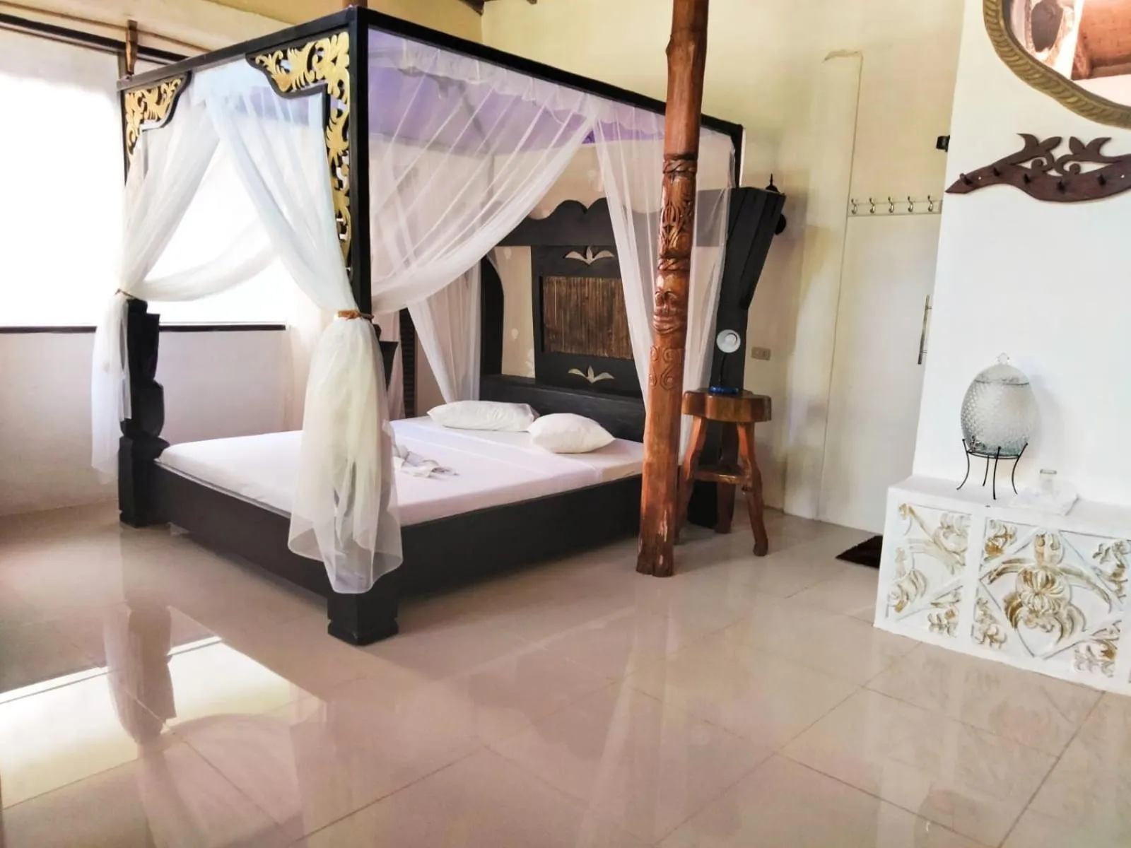 Bed in Jungle Inn Bukit lawang