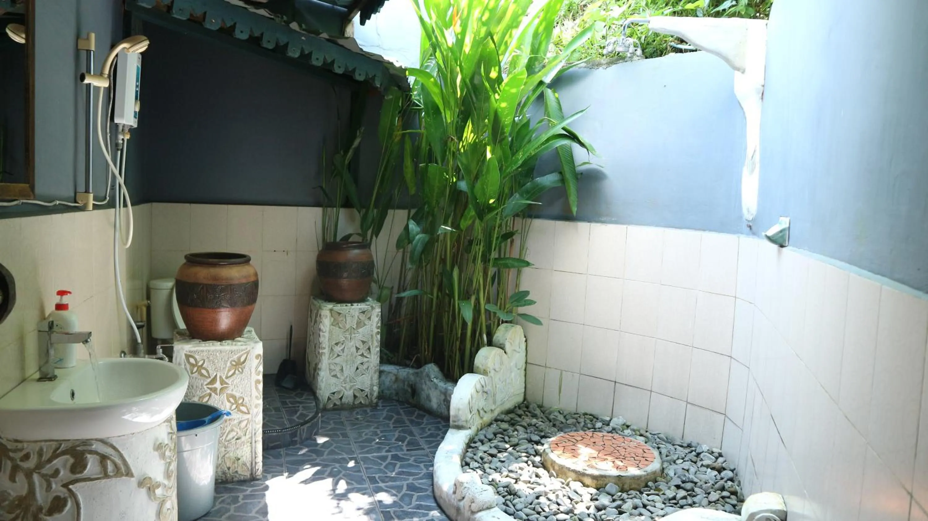 Jungle Inn Bukit lawang