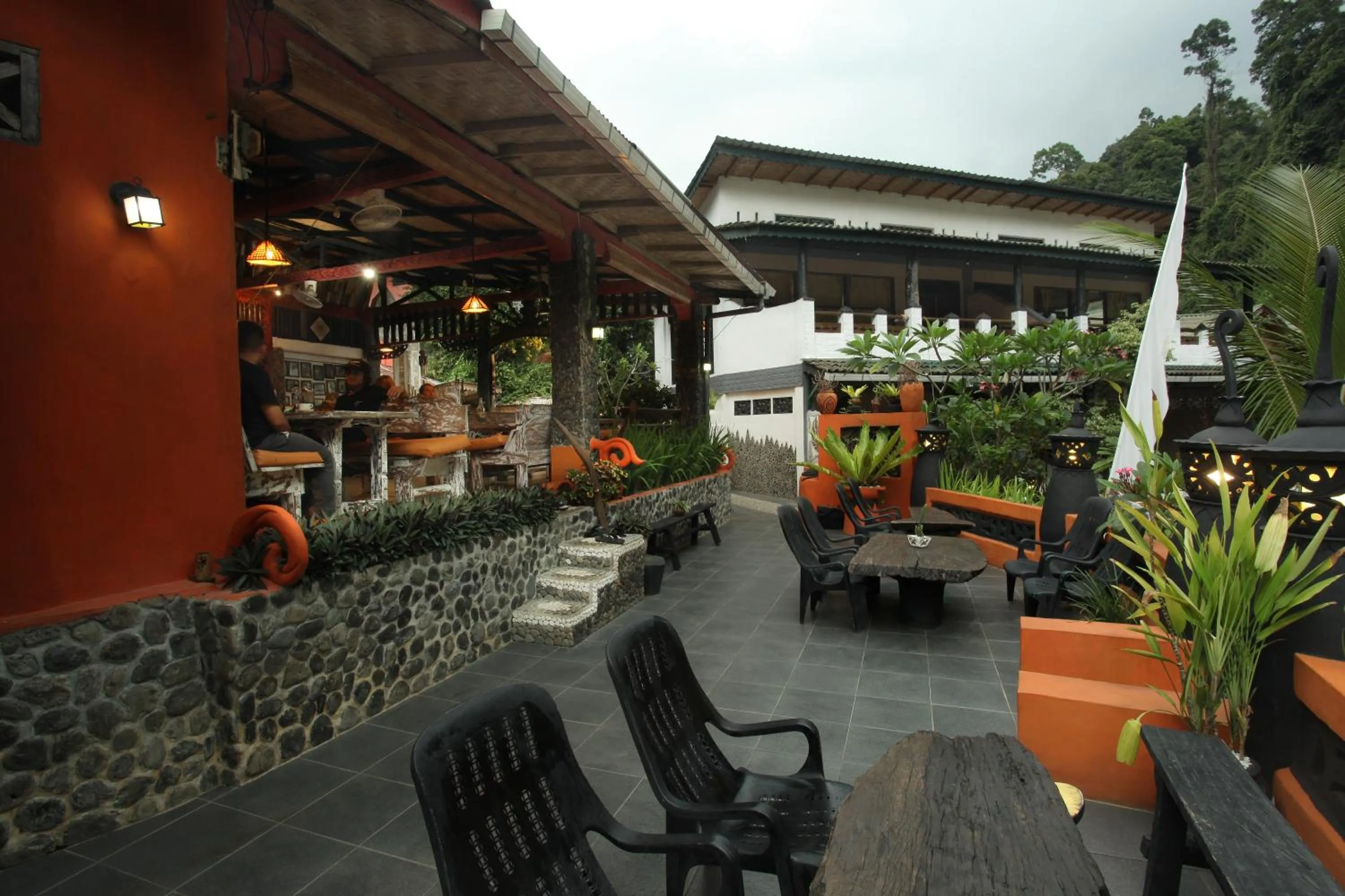 Jungle Inn Bukit lawang