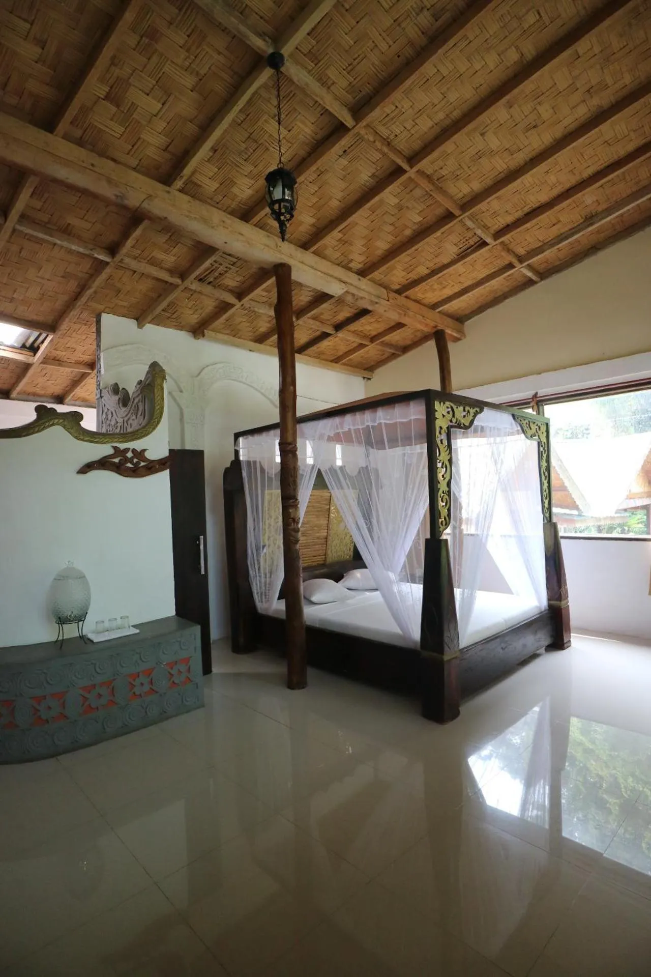 Bed in Jungle Inn Bukit lawang