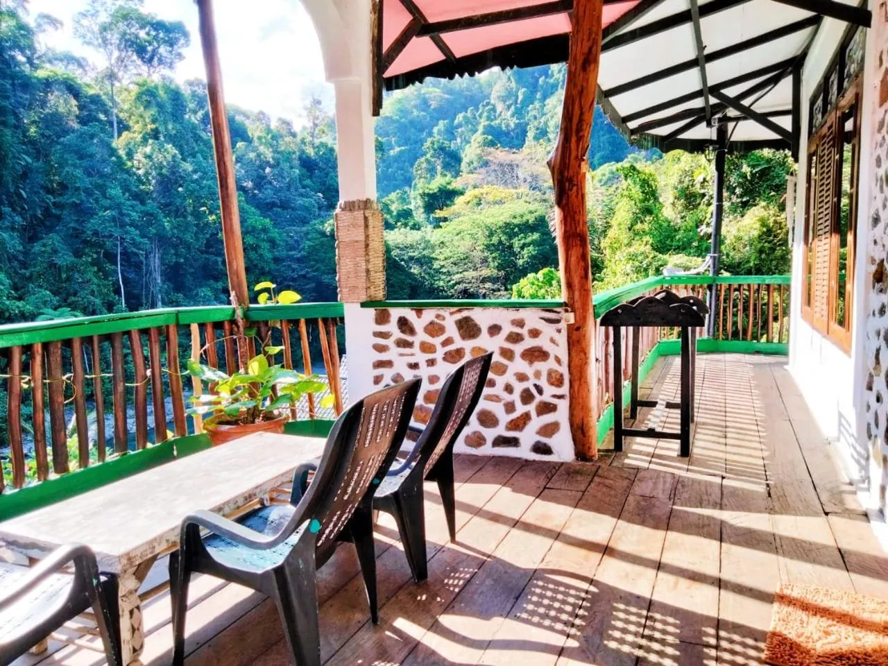 Jungle Inn Bukit lawang