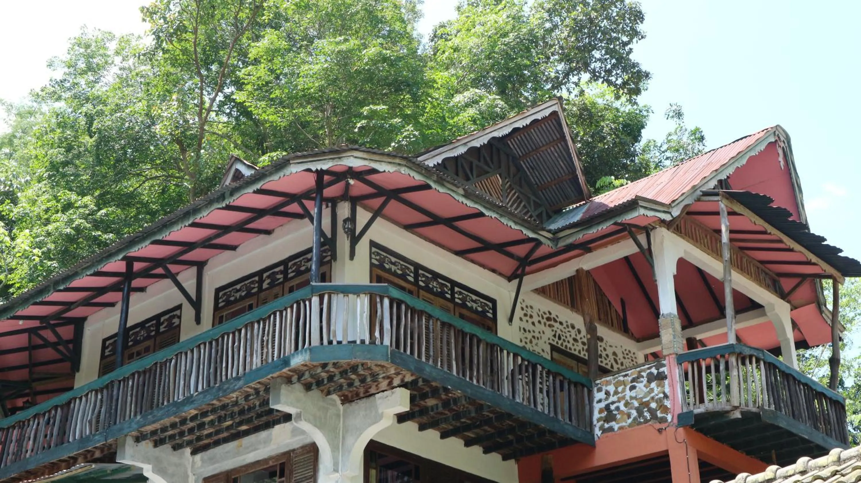 Jungle Inn Bukit lawang