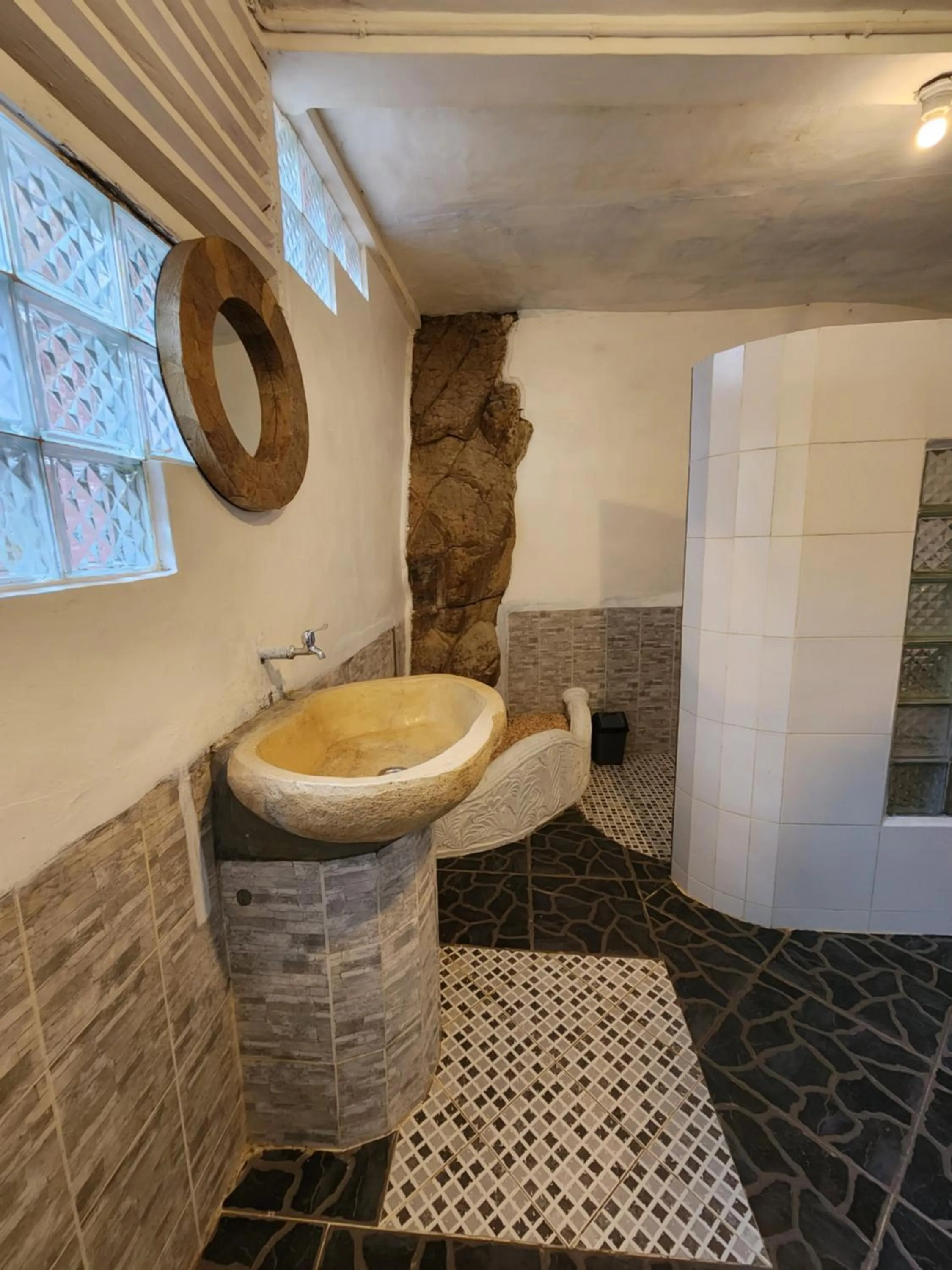 Jungle Inn Bukit lawang