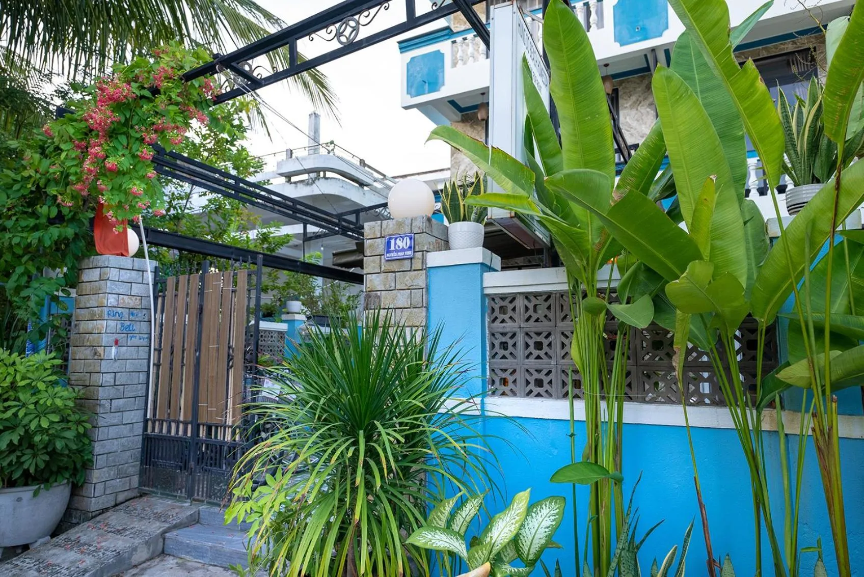 Property building in Hung Do Beach Homestay