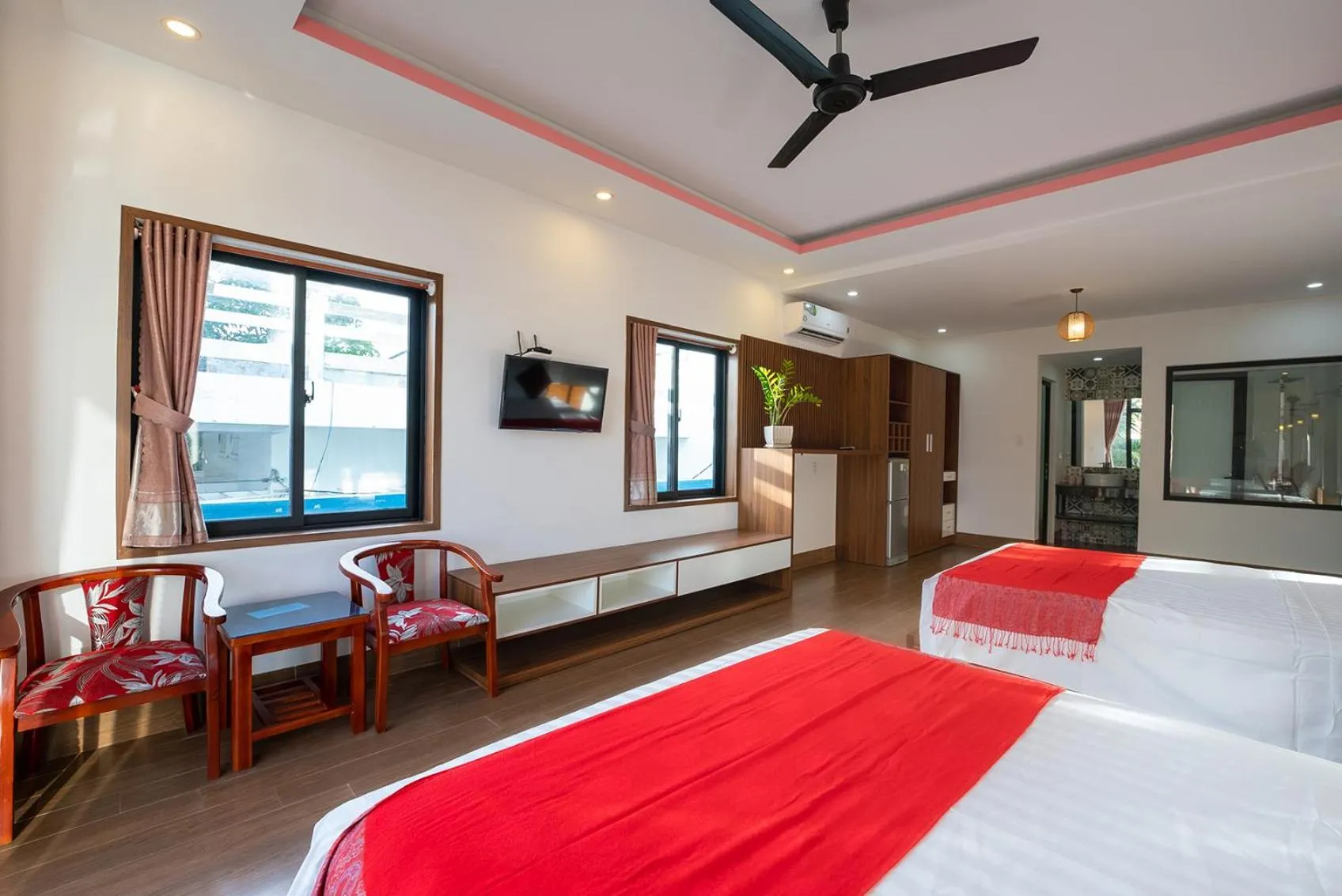 Photo of the whole room, Bed in Hung Do Beach Homestay
