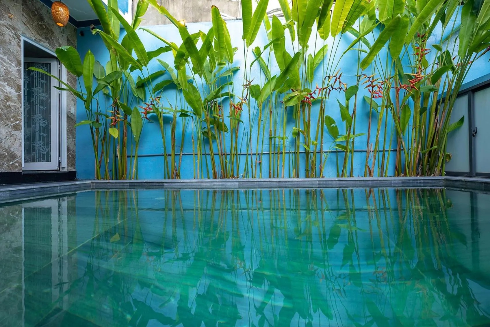 Swimming pool in Hung Do Beach Homestay