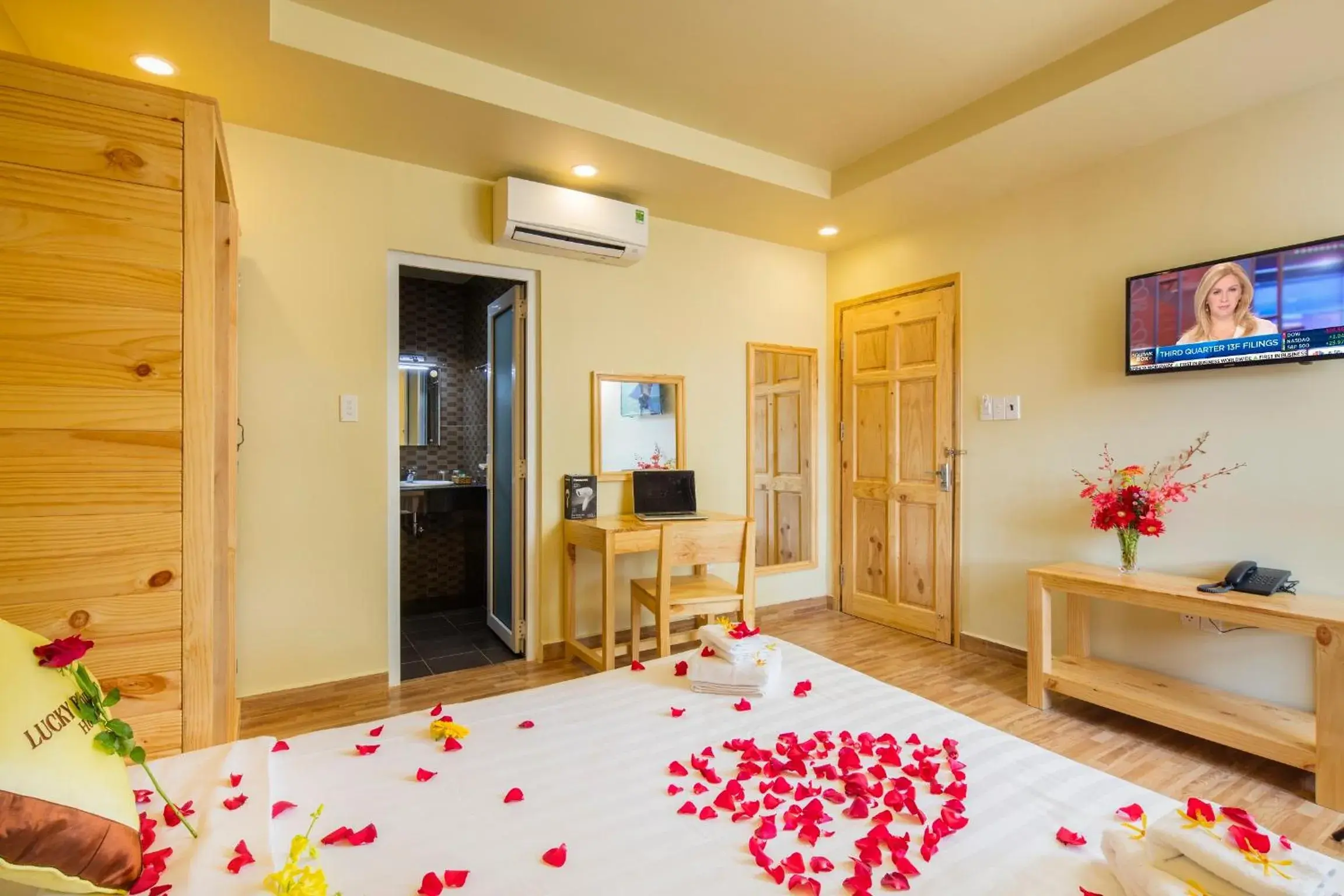 Photo of the whole room, Bed in Lucky Phu Quoc Hotel Photo of the whole room, Bed in Lucky Phu Quoc Hotel