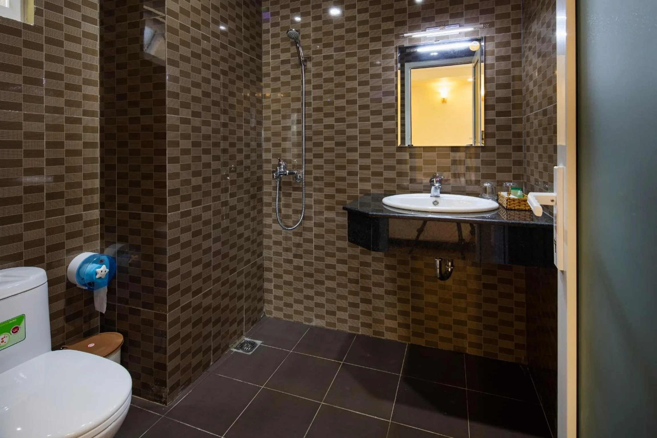 Bathroom in Lucky Phu Quoc Hotel