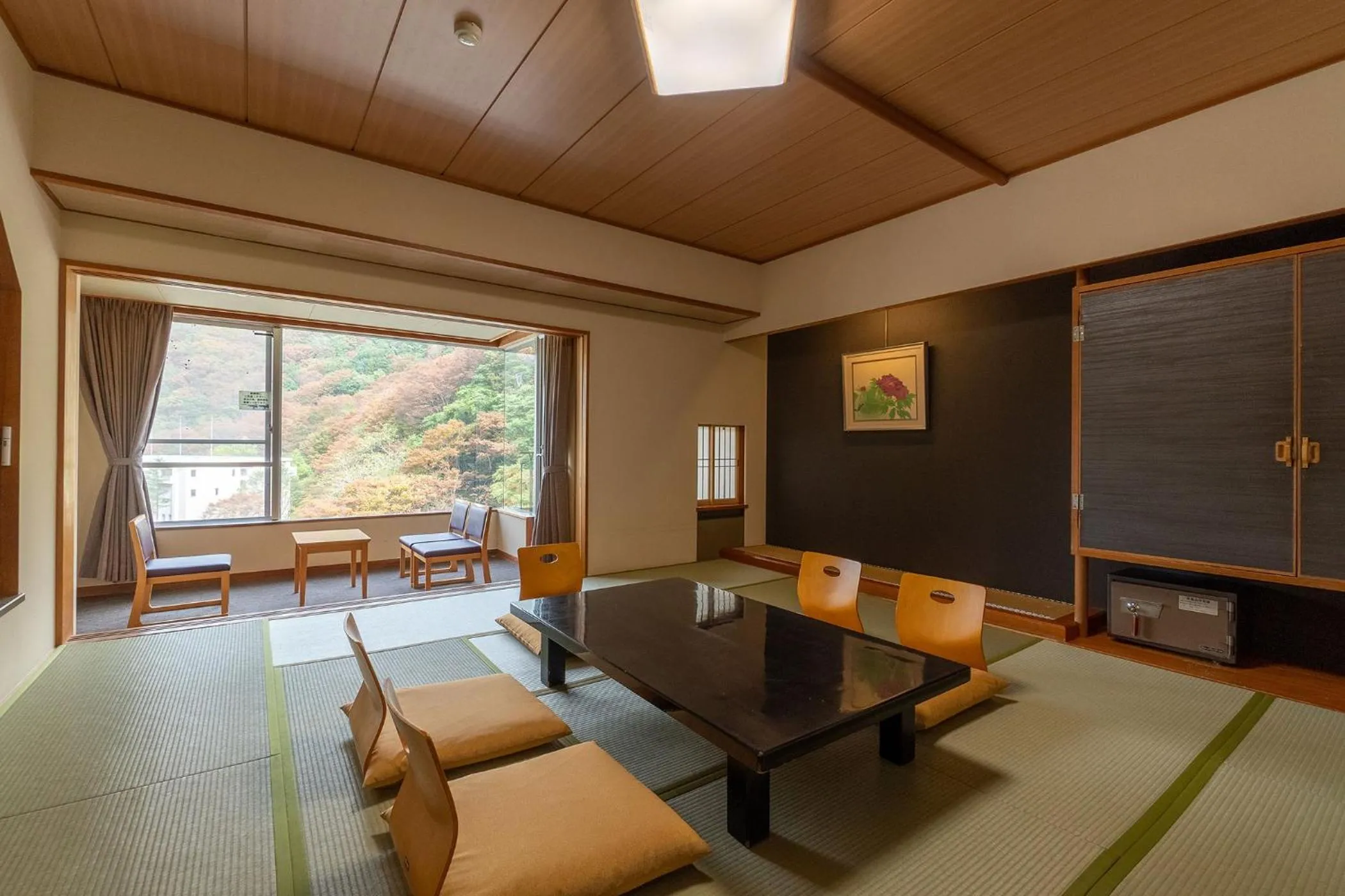 Photo of the whole room in Ooedo Onsen Monogatari Higashiyama Grand Hotel