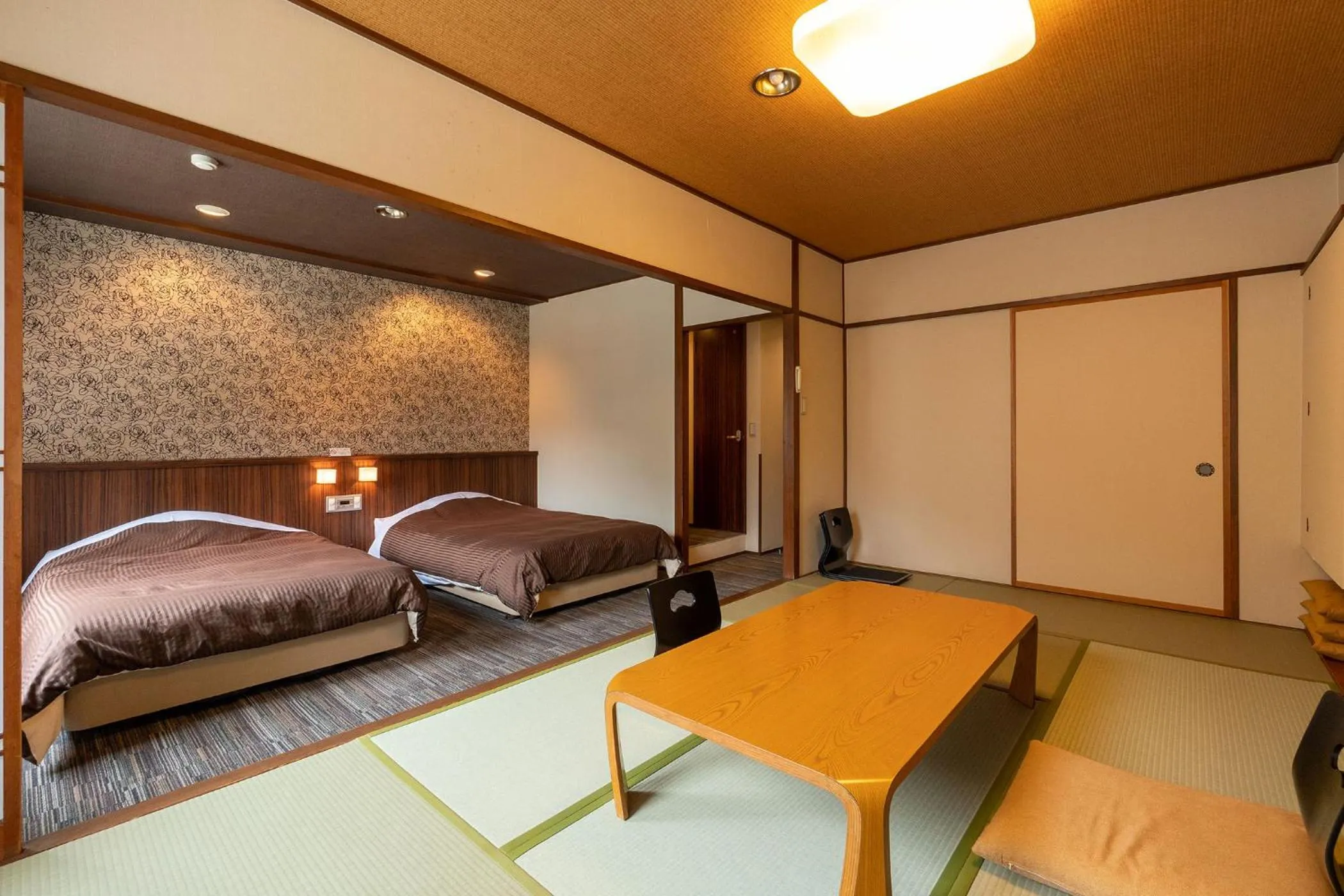 Photo of the whole room, Bed in Ooedo Onsen Monogatari Higashiyama Grand Hotel
