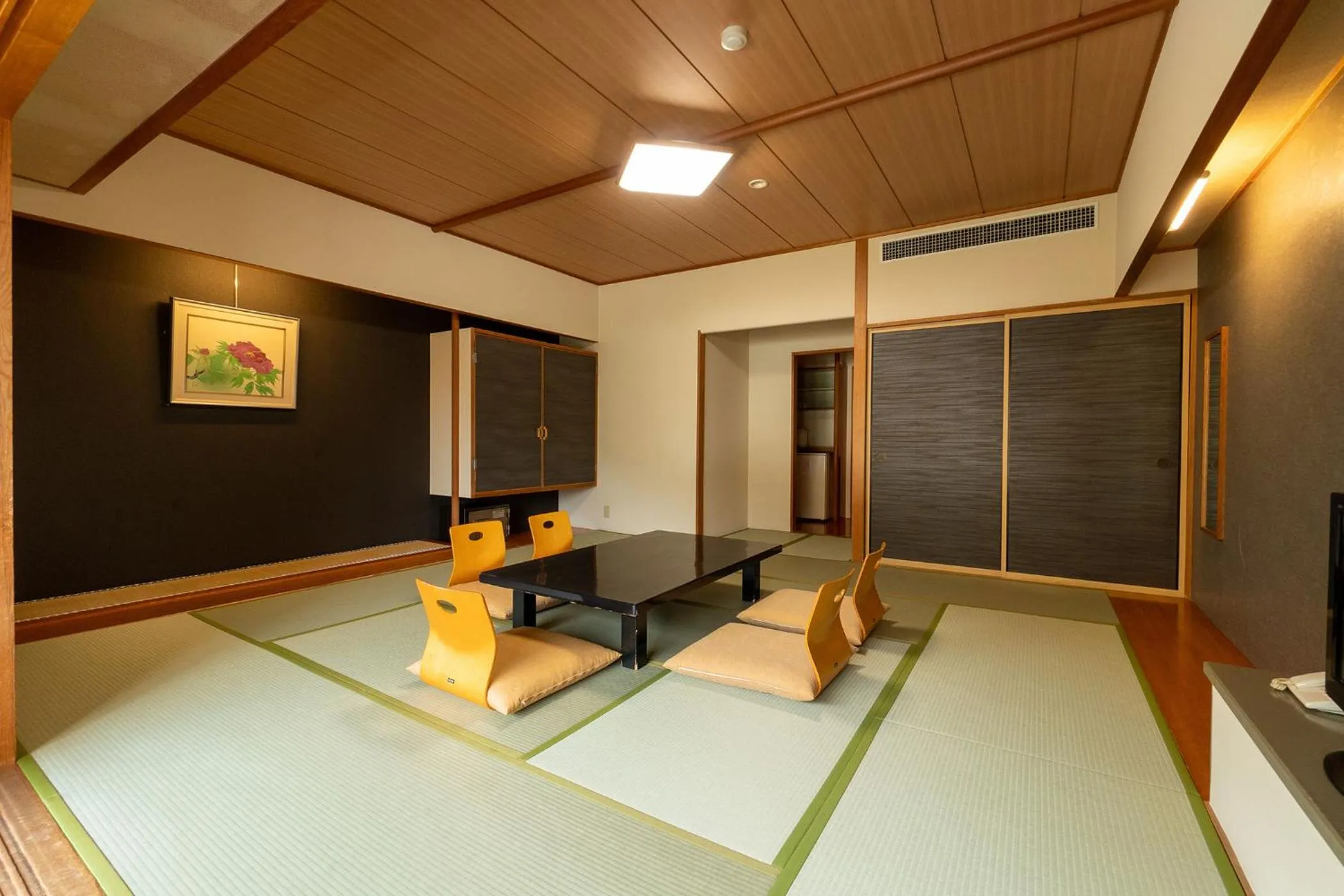 Photo of the whole room in Ooedo Onsen Monogatari Higashiyama Grand Hotel