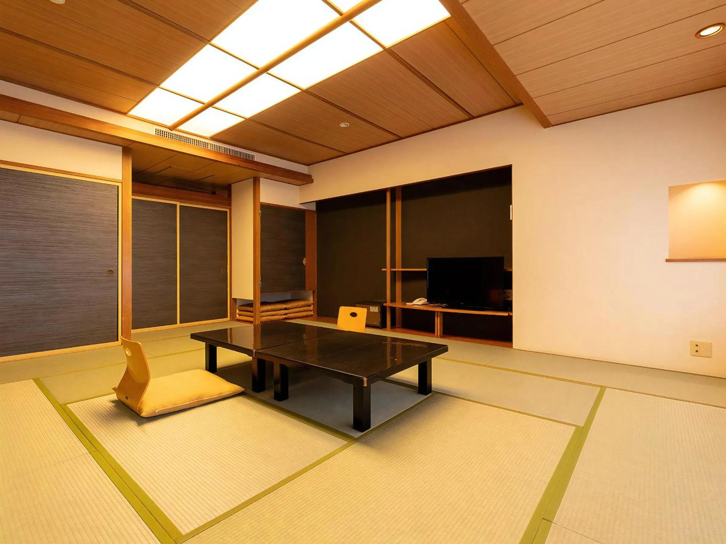 Photo of the whole room in Ooedo Onsen Monogatari Higashiyama Grand Hotel