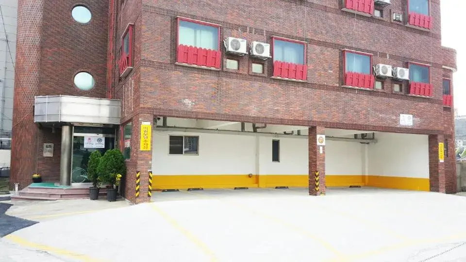 Facade/entrance in Mirim Motel Facade/entrance in Mirim Motel