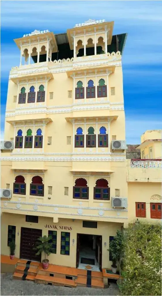 Property building in Hotel Janak Niwas Property building in Hotel Janak Niwas