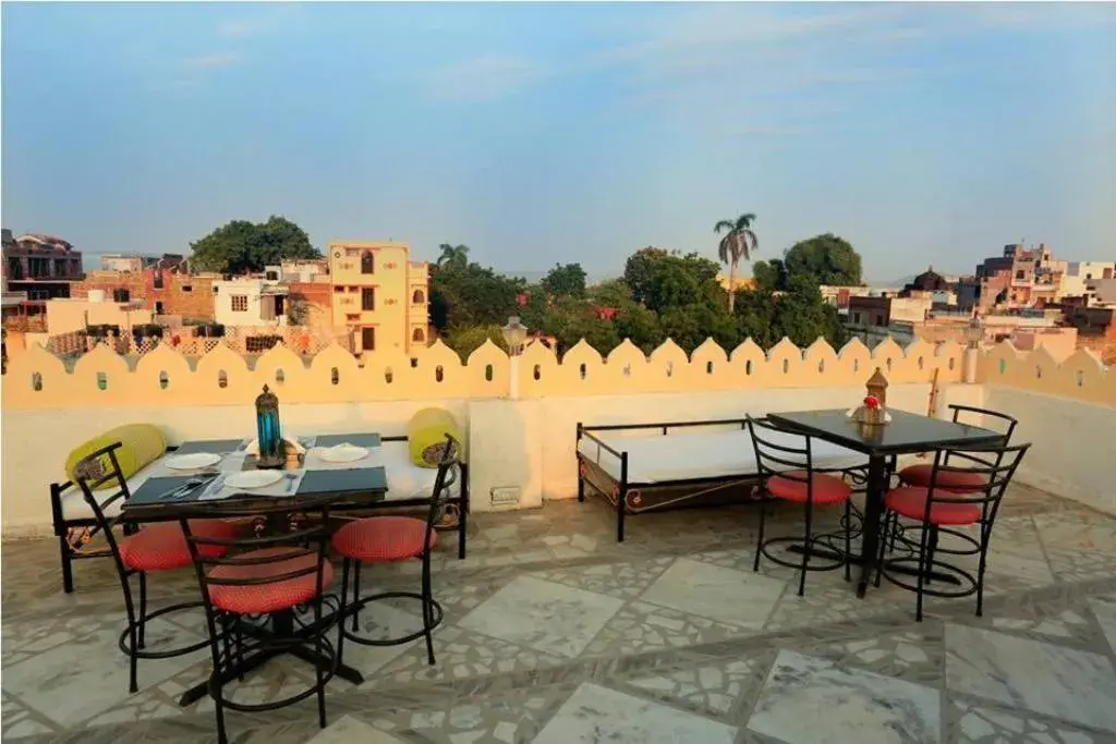 Restaurant/places to eat in Hotel Janak Niwas Restaurant/places to eat in Hotel Janak Niwas