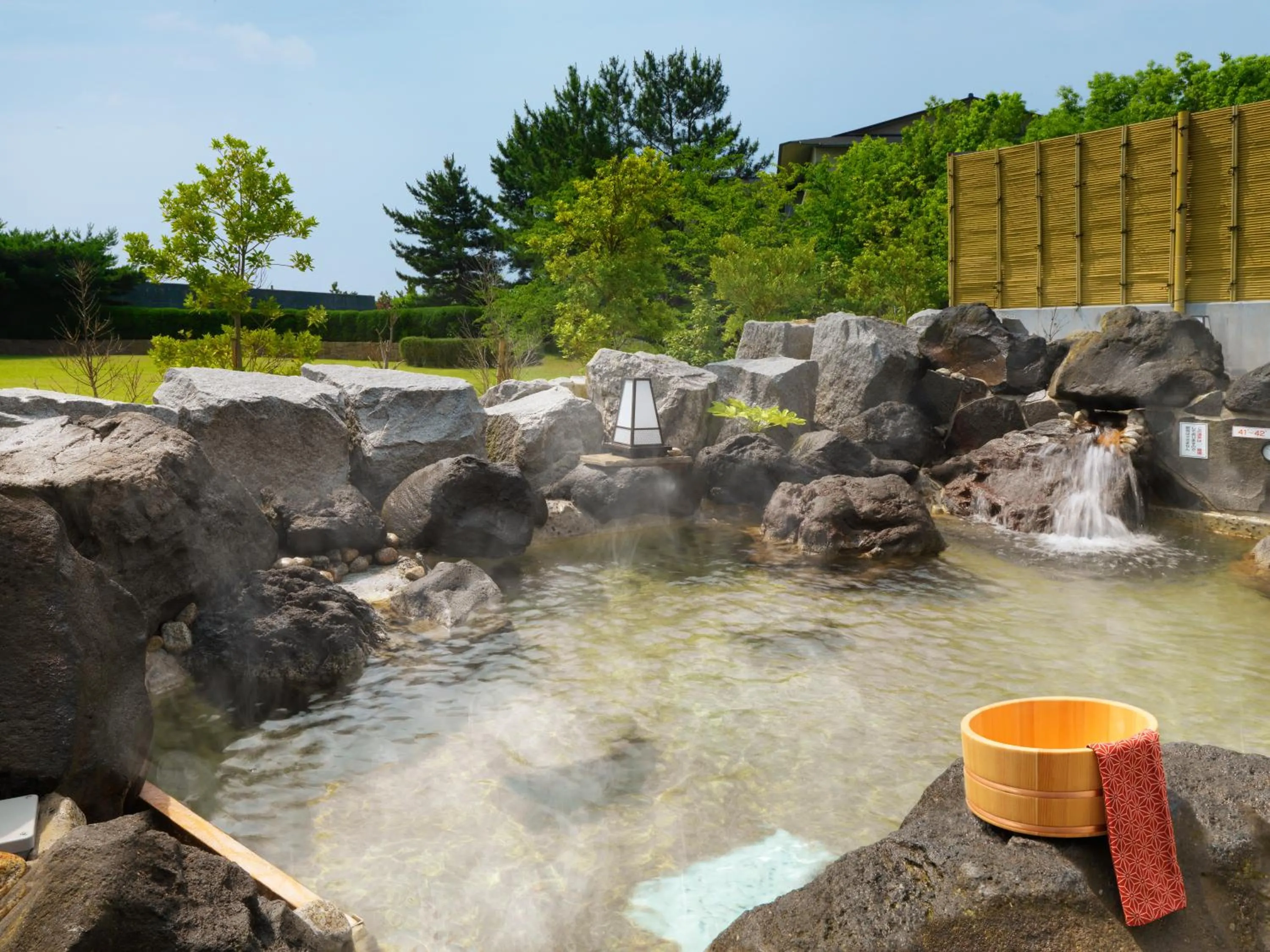 Open Air Bath in Ooedo Onsen Monogatari Premium Hotel Sokan