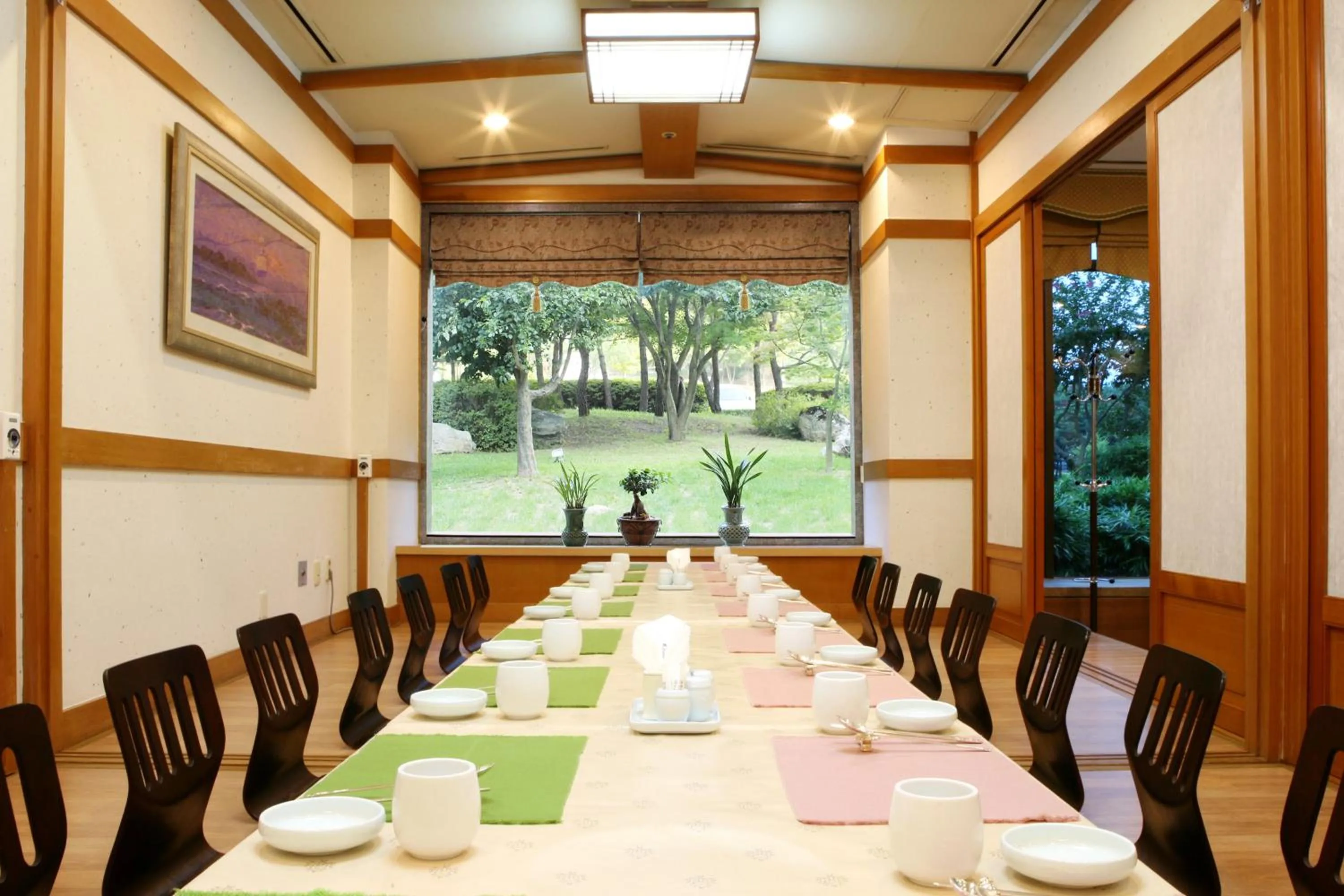 Restaurant/places to eat in The K Hotel Gyeongju