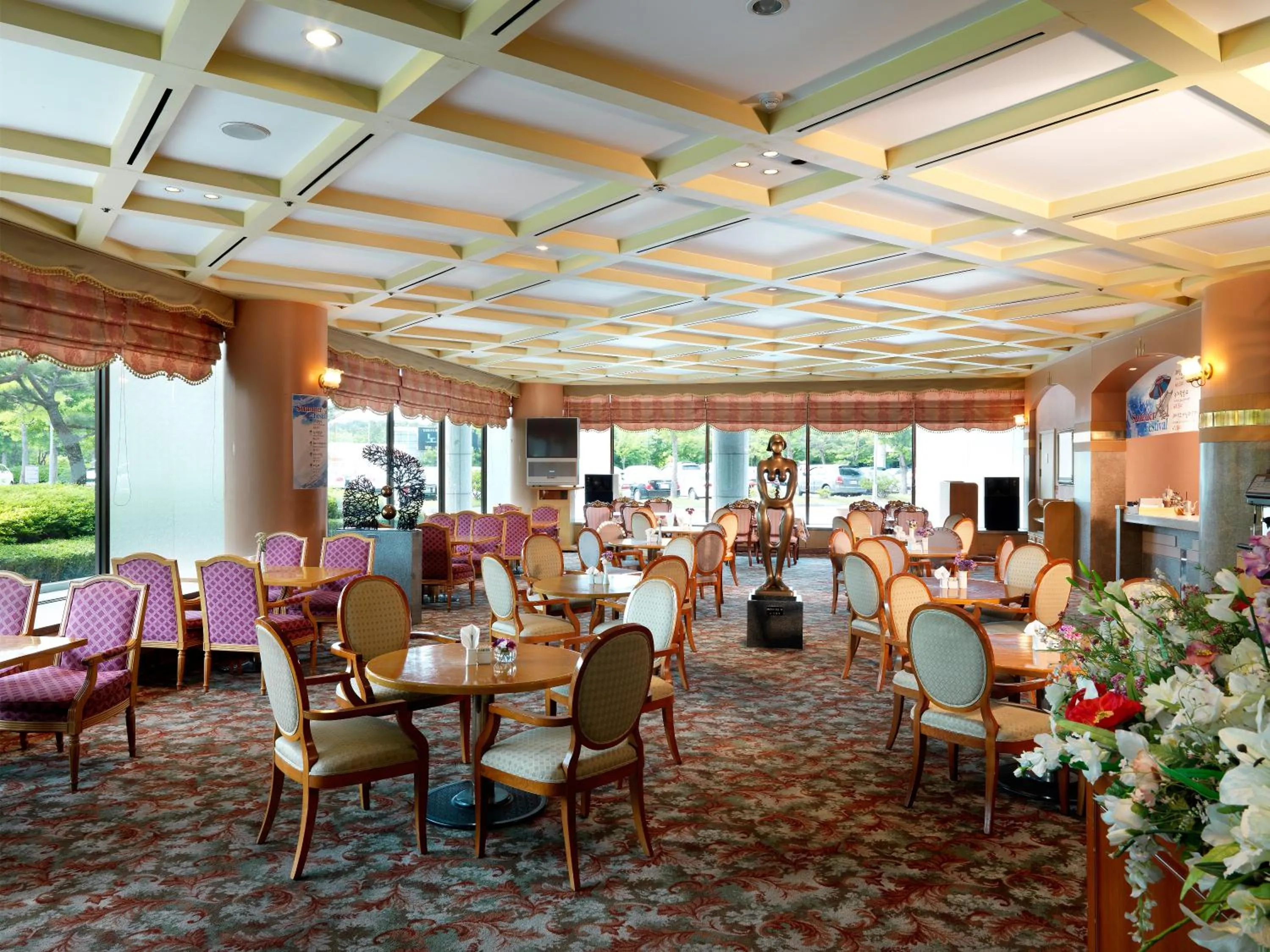 Coffee/tea facilities in The K Hotel Gyeongju